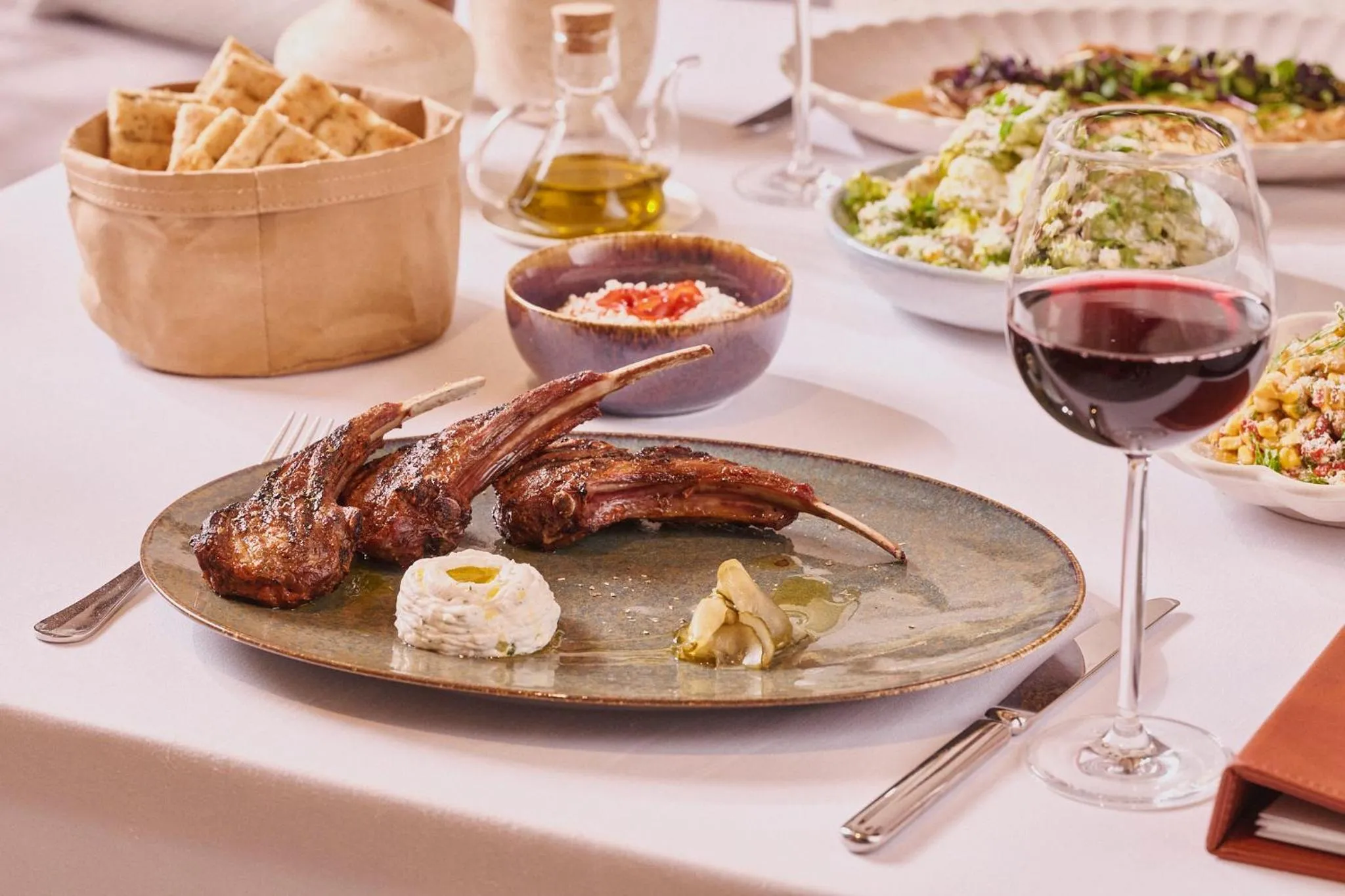 Restaurant/places to eat in Novotel Riyadh Sahafa