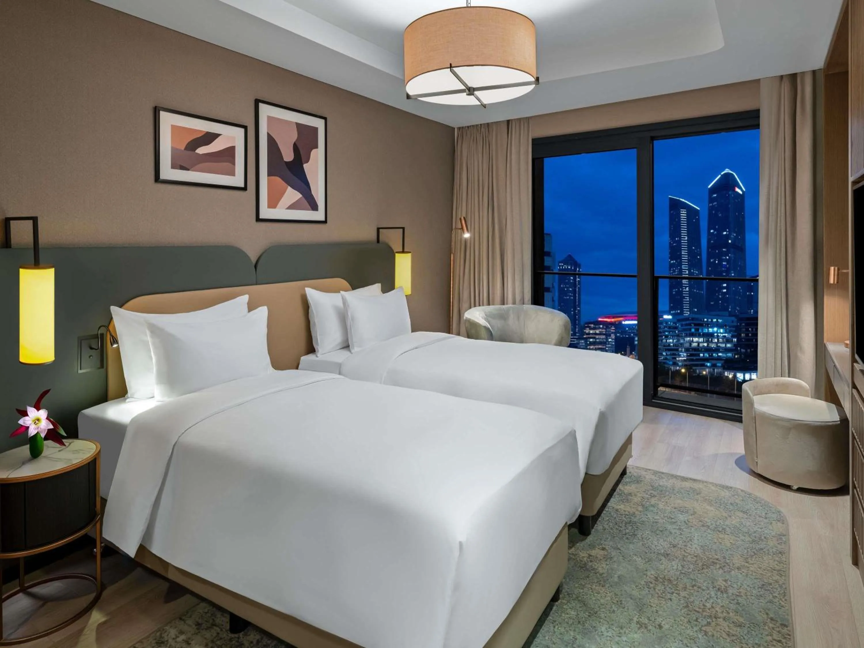 Bedroom, Bed in Mövenpick Living Istanbul Saklivadi