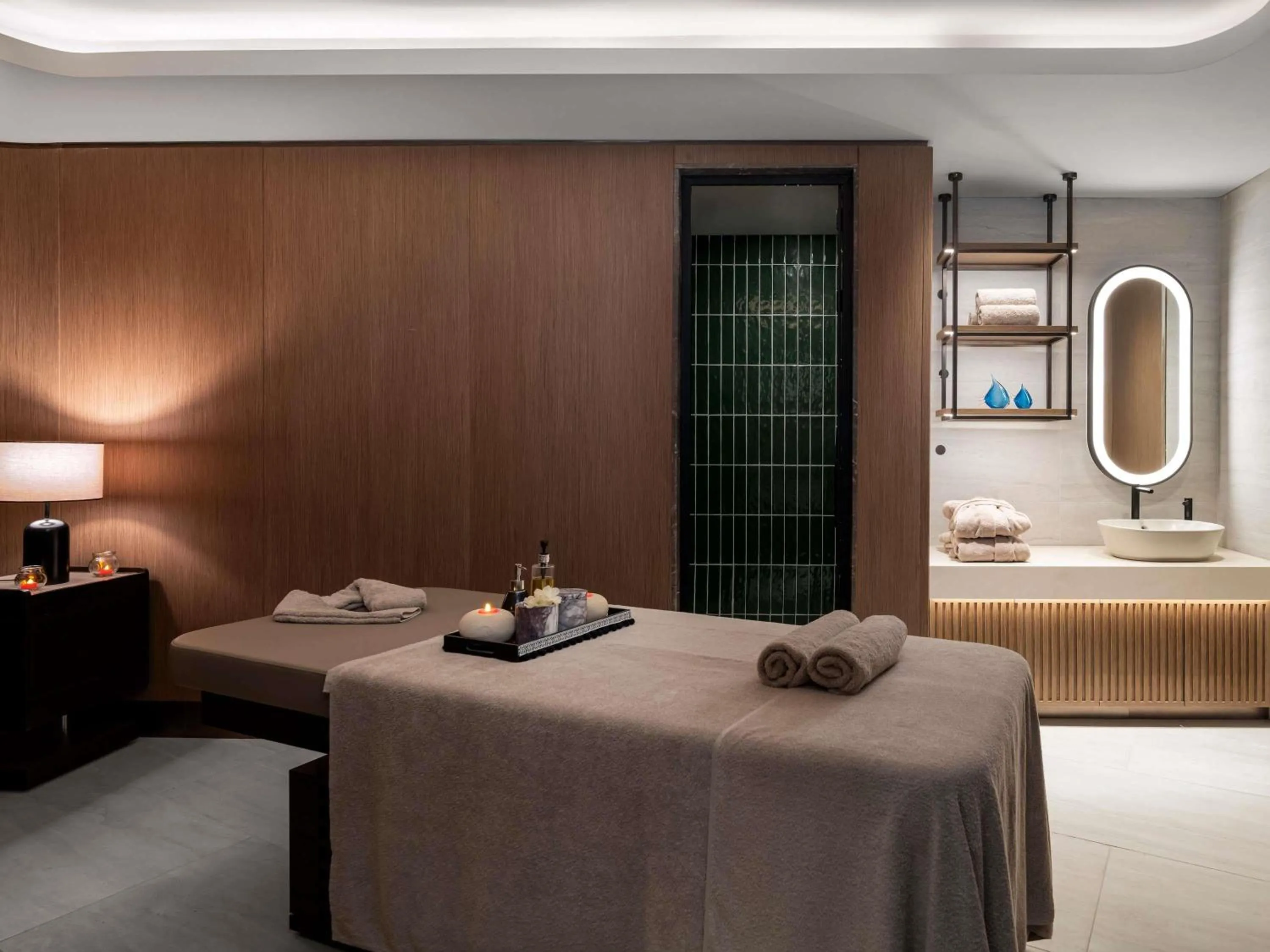 Property building, Bed in Mövenpick Living Istanbul Saklivadi