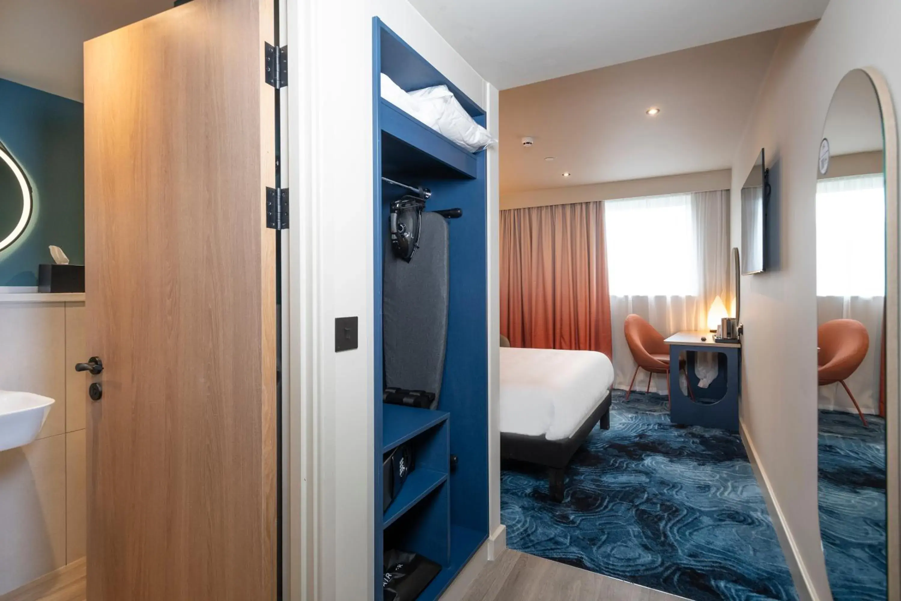 wardrobe, Bed in ibis Styles Burton On Trent wardrobe, Bed in ibis Styles Burton On Trent
