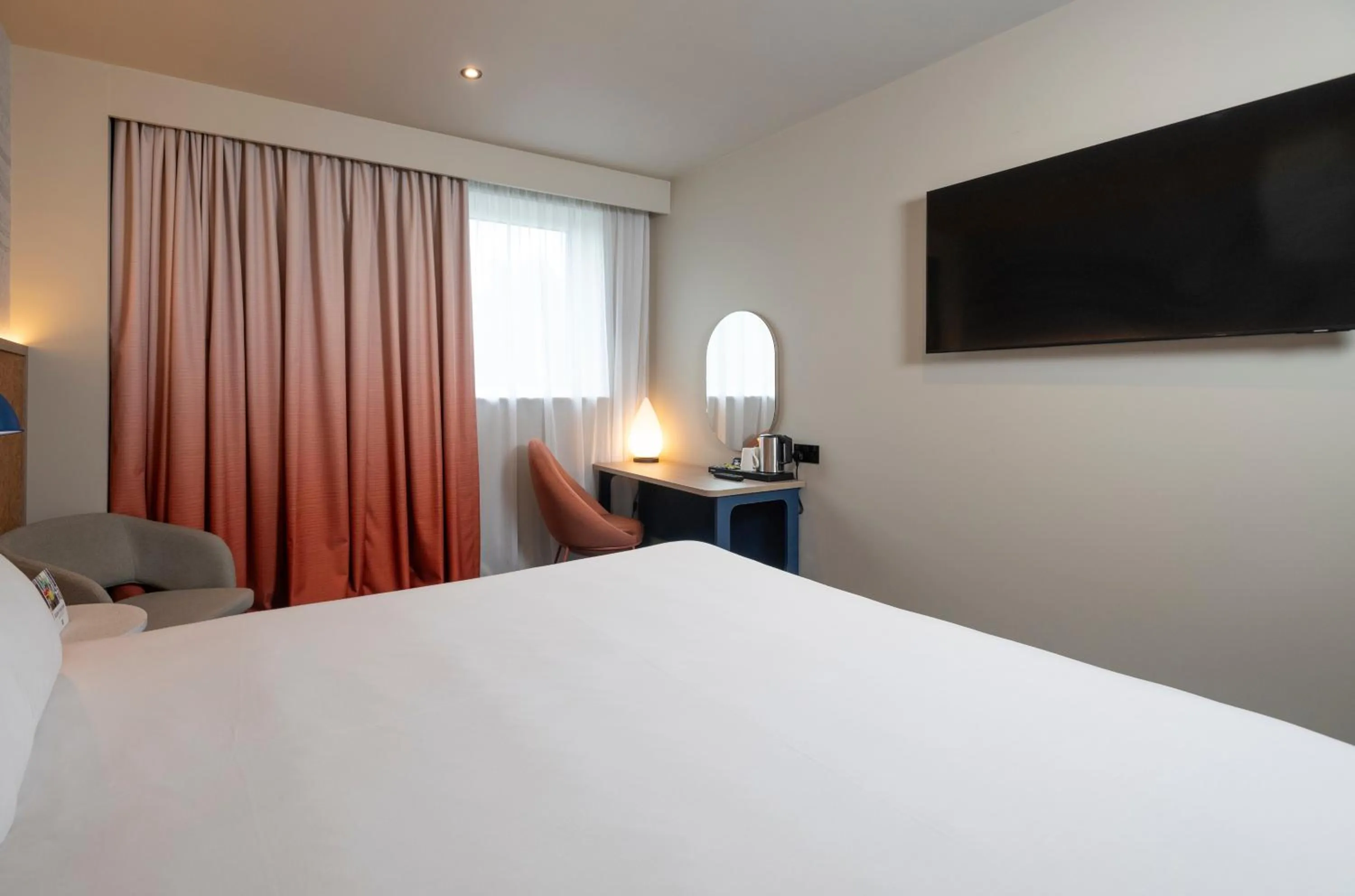 TV and multimedia, Bed in ibis Styles Burton On Trent