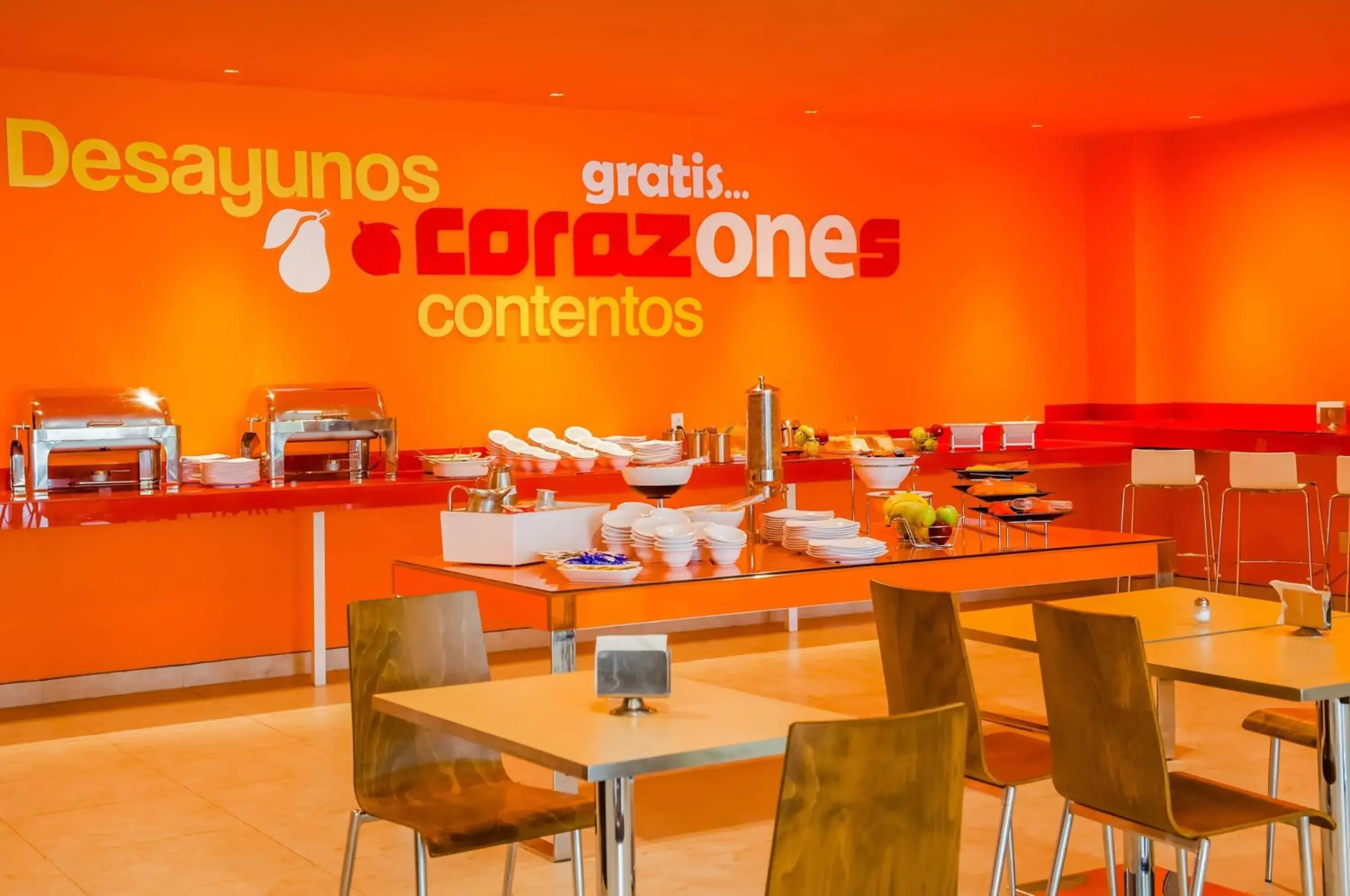 Restaurant/places to eat in One Monclova Restaurant/places to eat in One Monclova