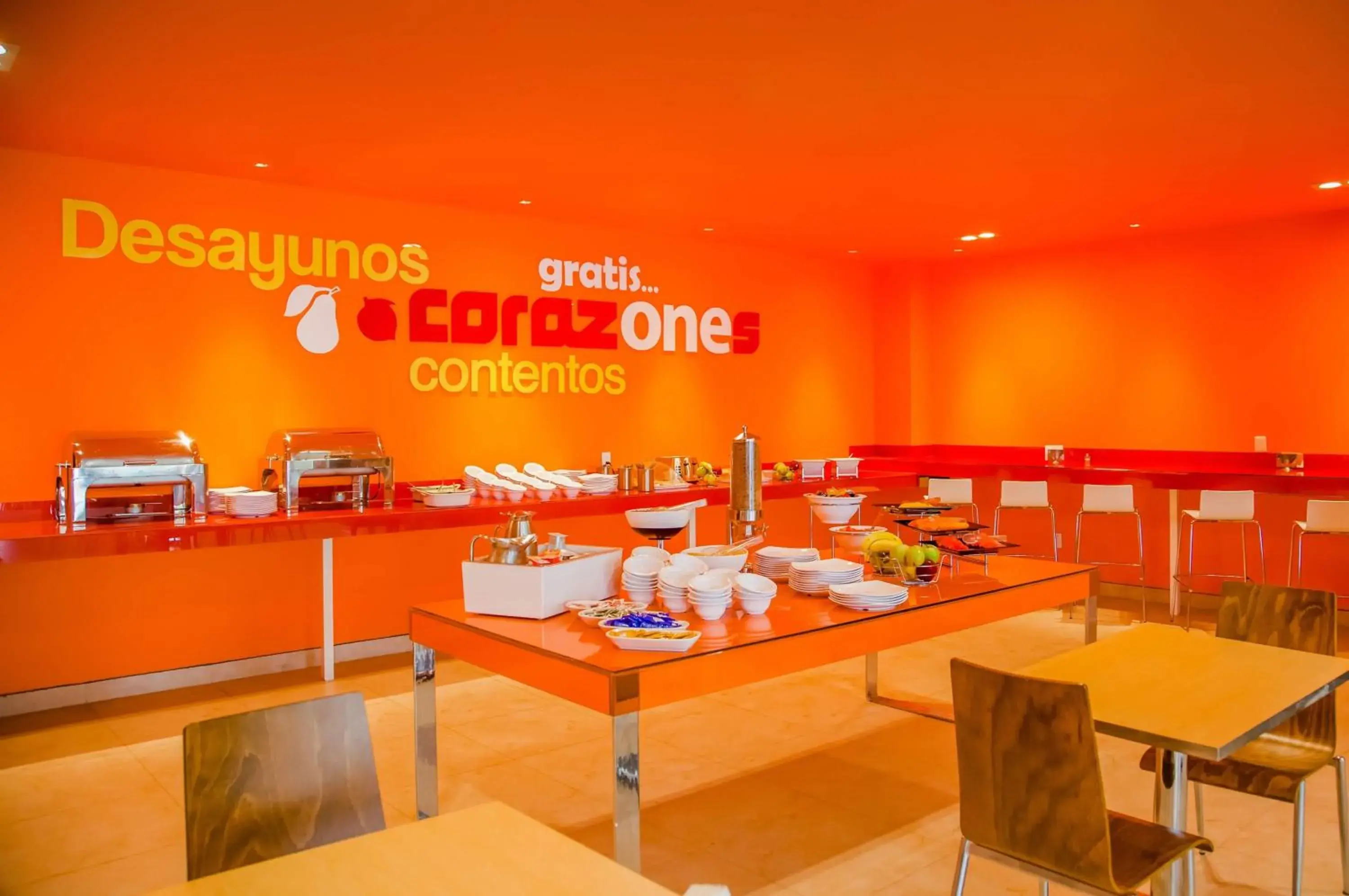 Restaurant/places to eat in One Monclova Restaurant/places to eat in One Monclova