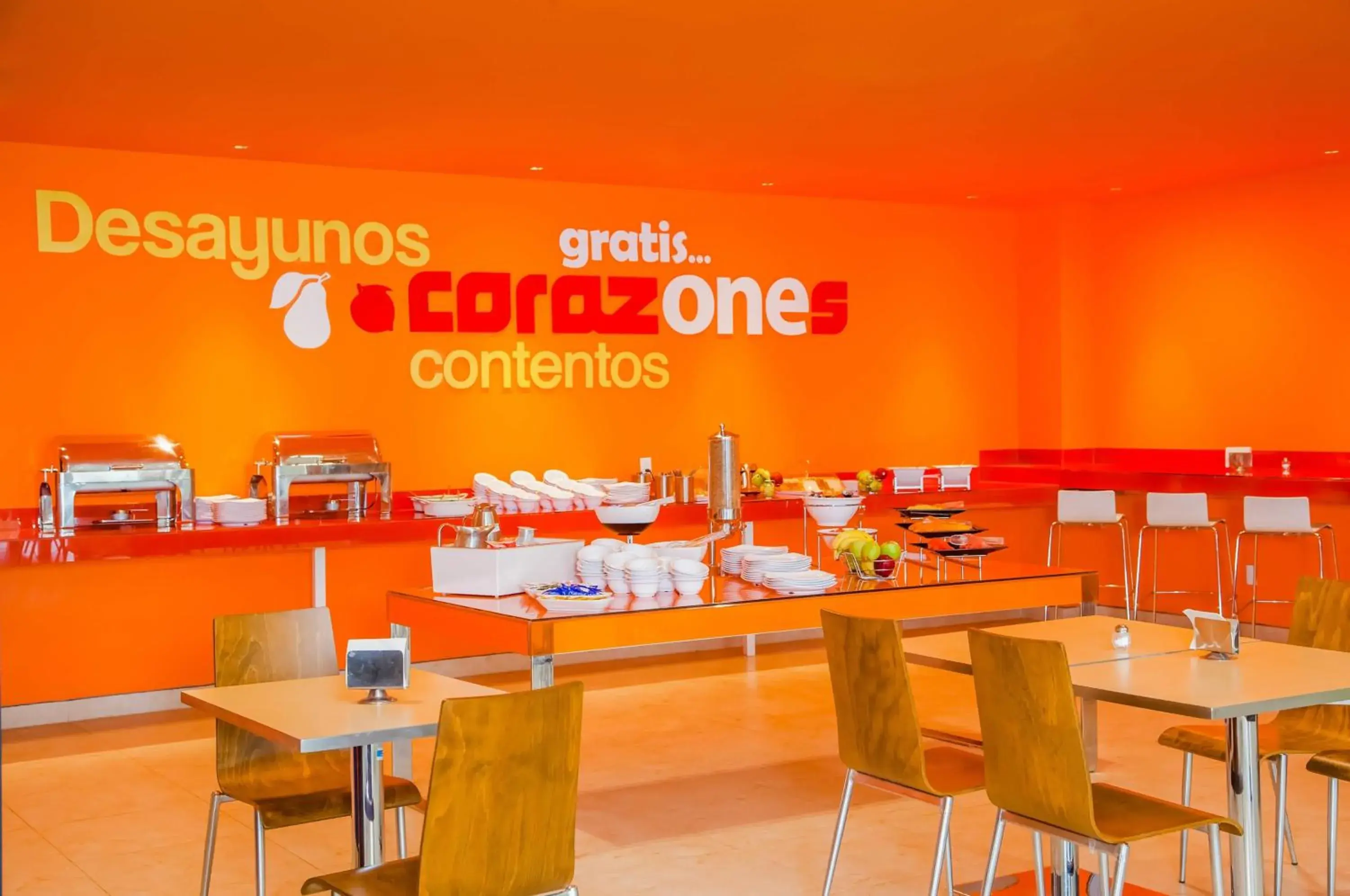 Restaurant/places to eat in One Monclova Restaurant/places to eat in One Monclova