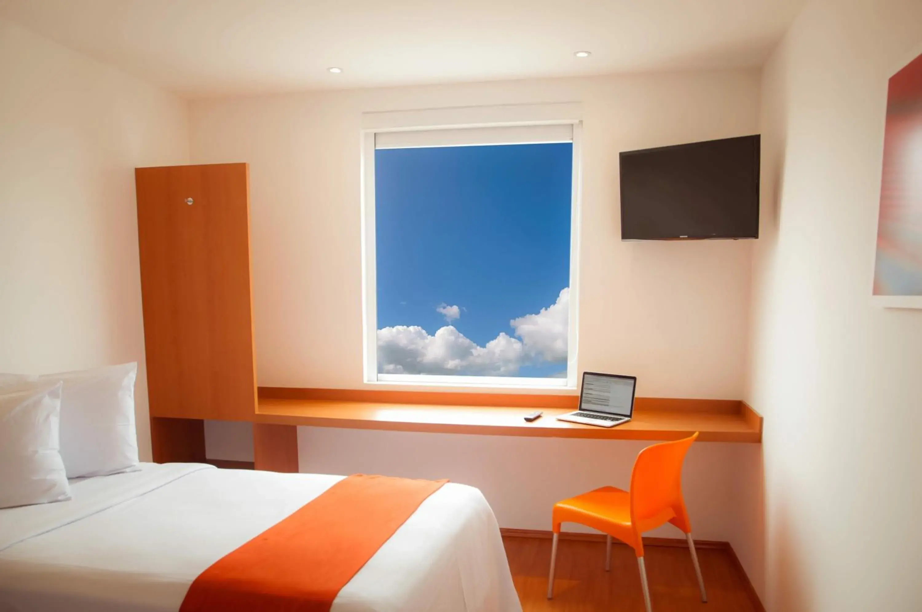 Photo of the whole room, Bed in One Monclova Photo of the whole room, Bed in One Monclova