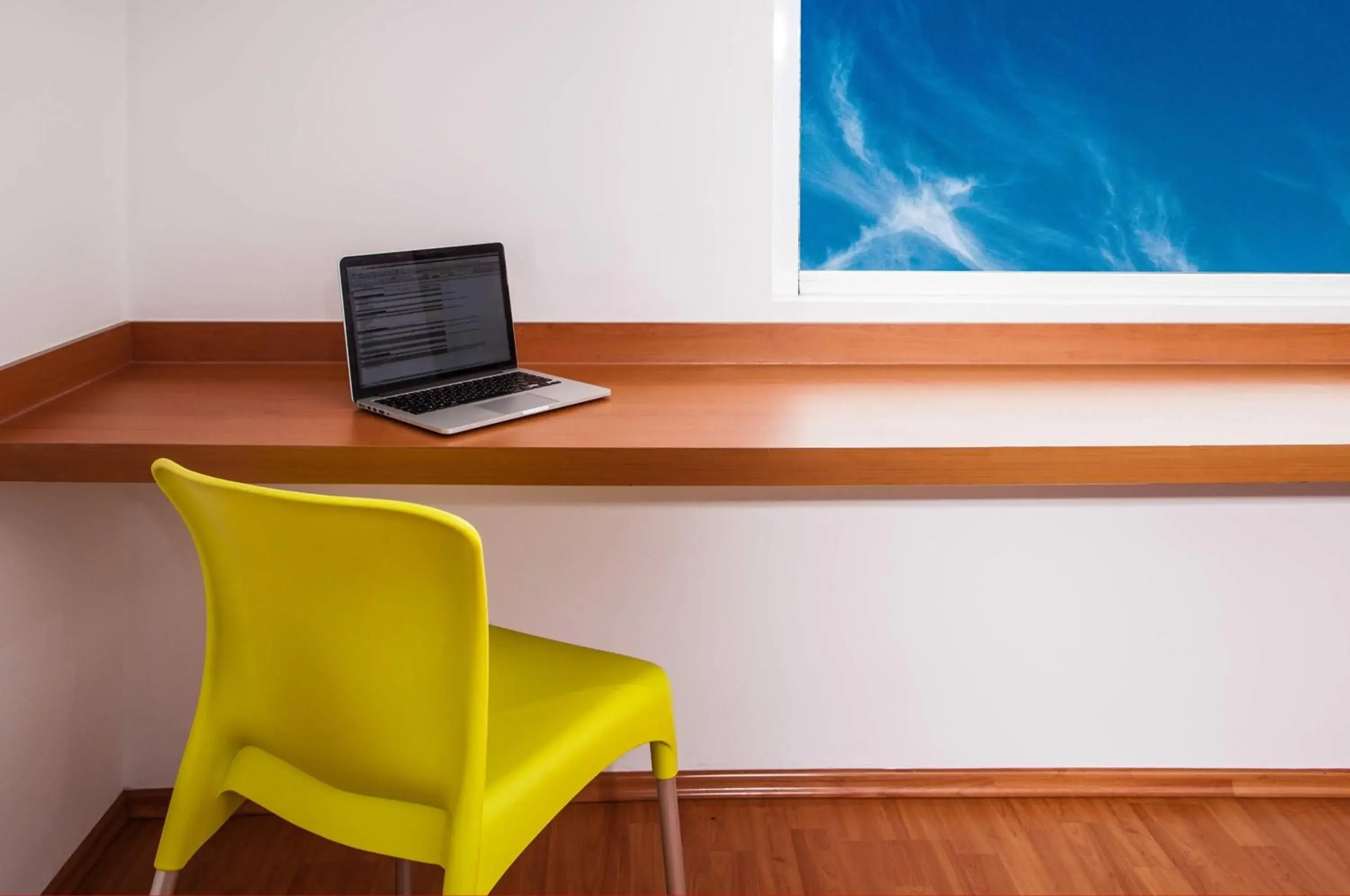 Photo of the whole room in One Monclova Photo of the whole room in One Monclova