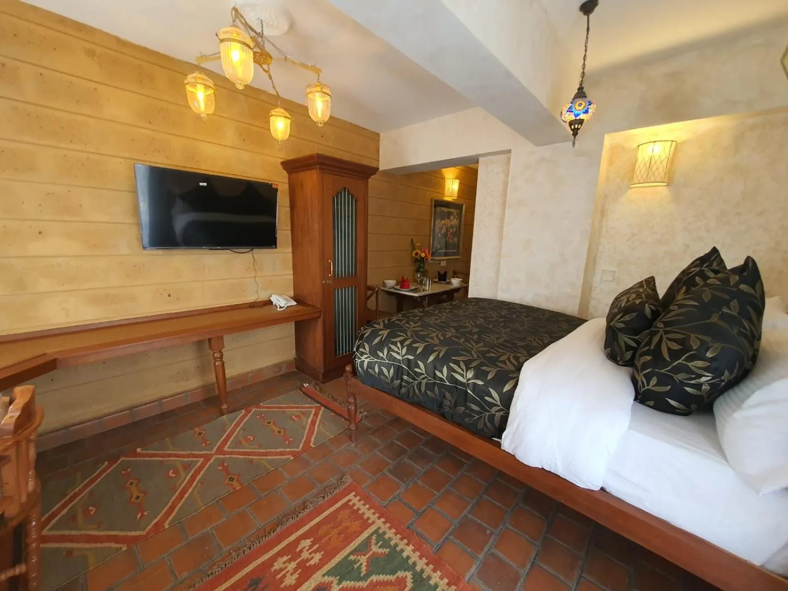 Bed in Woodmere Grand Hotel