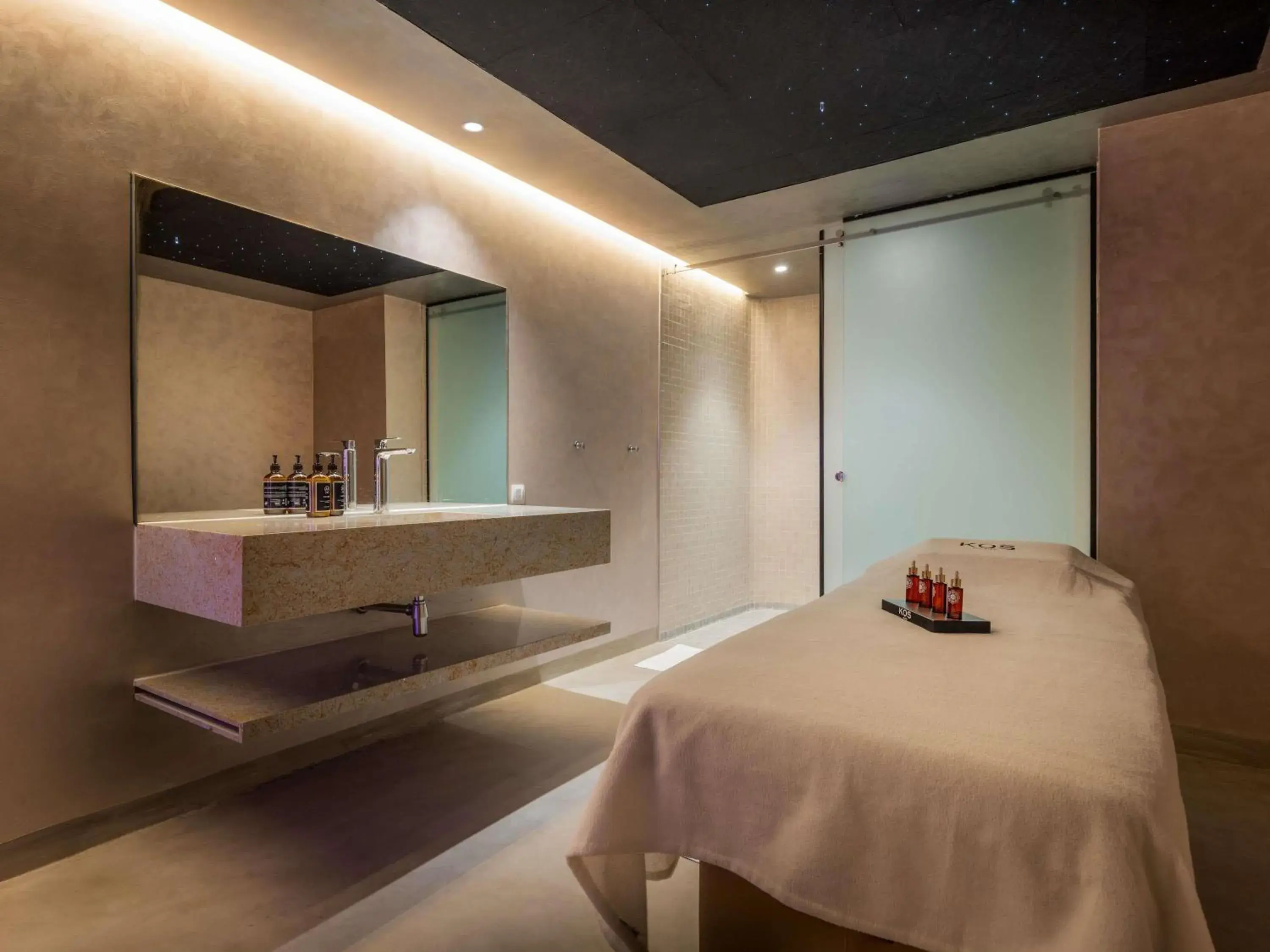 Spa and wellness centre/facilities, Bed in Gem Forest Hotel Nairobi - MGallery Collection Spa and wellness centre/facilities, Bed in Gem Forest Hotel Nairobi - MGallery Collection