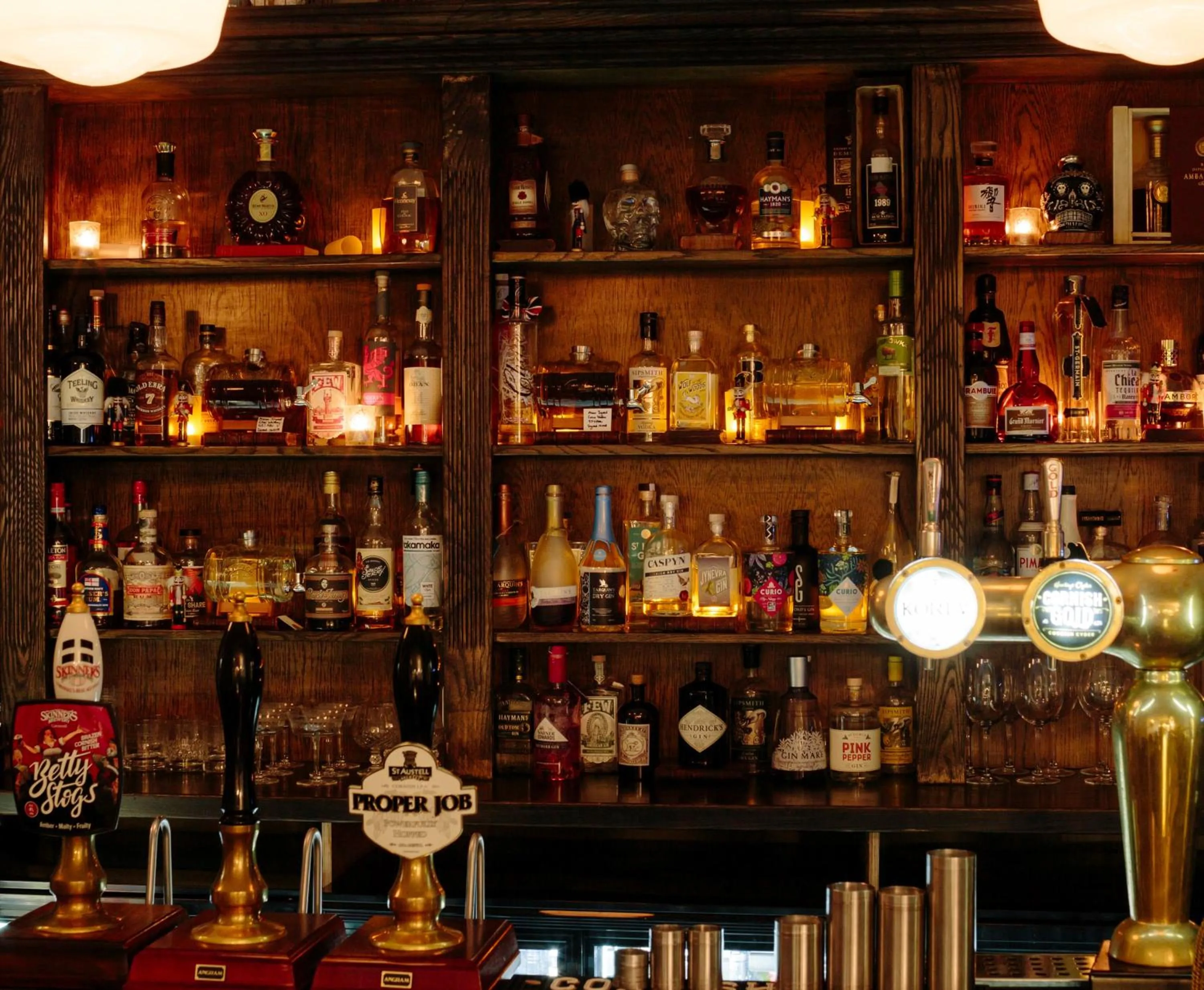 Lounge or bar in Merchants Manor Spa