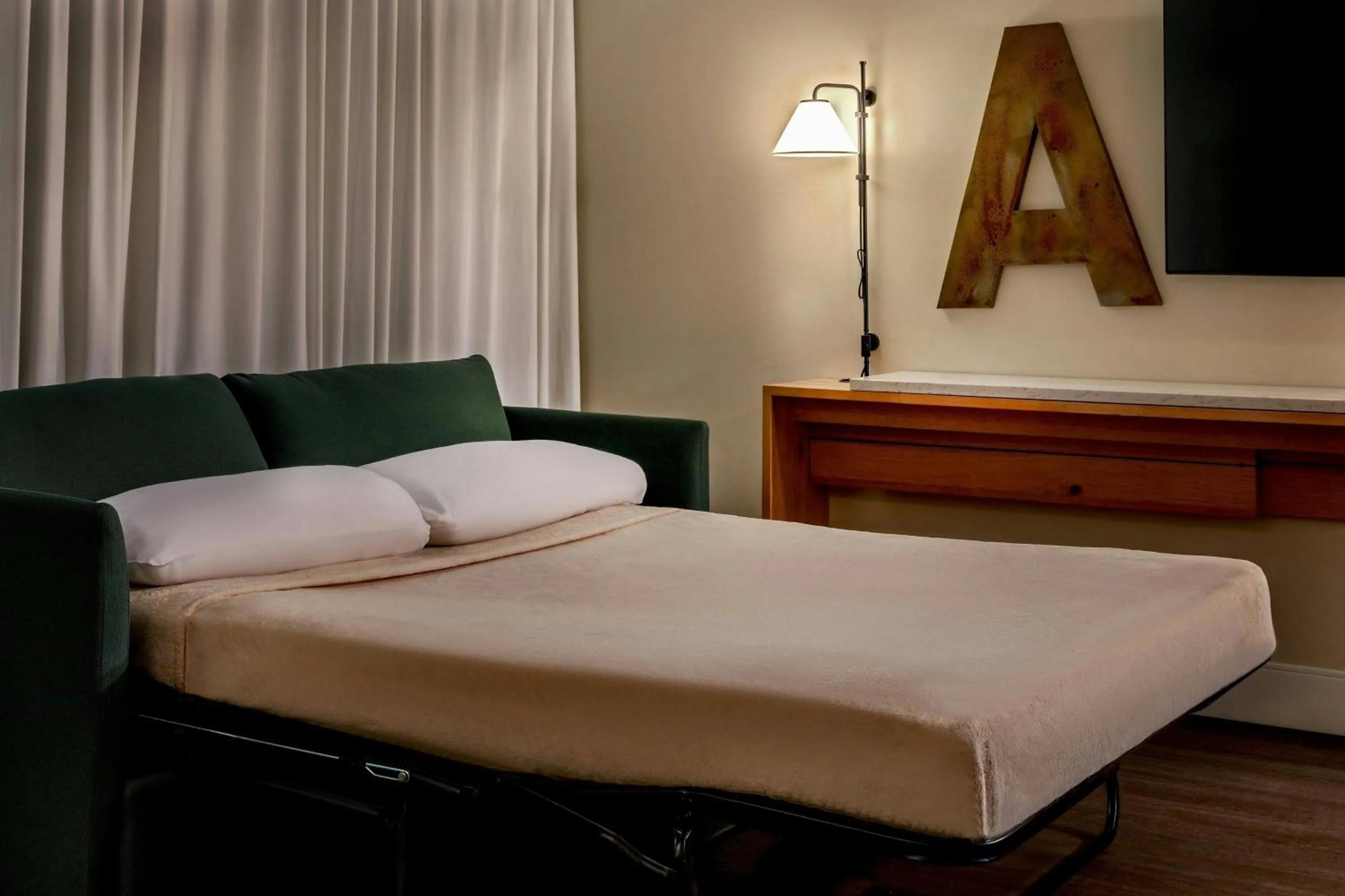 Photo of the whole room, Bed in Renaissance Allentown Hotel