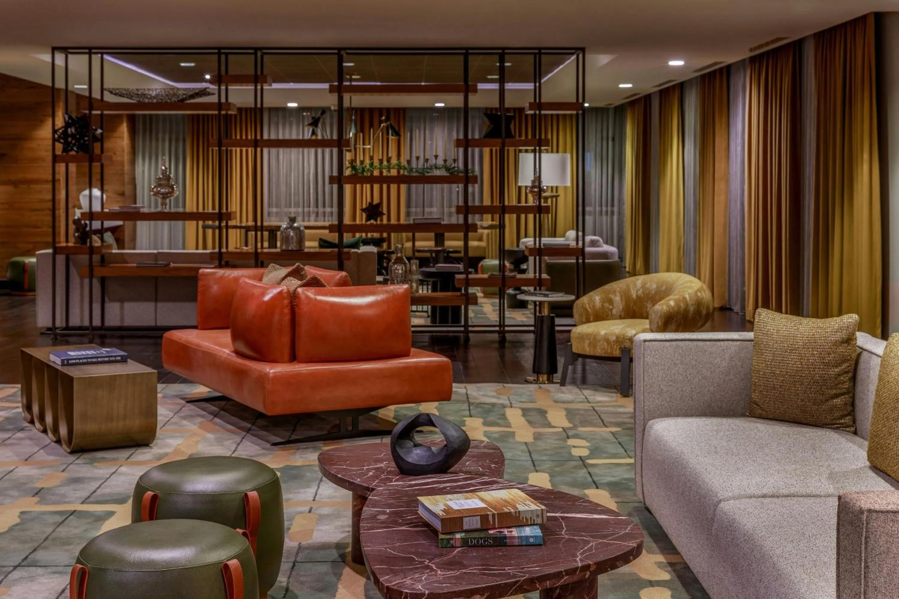 Lounge or bar in Renaissance Allentown Hotel