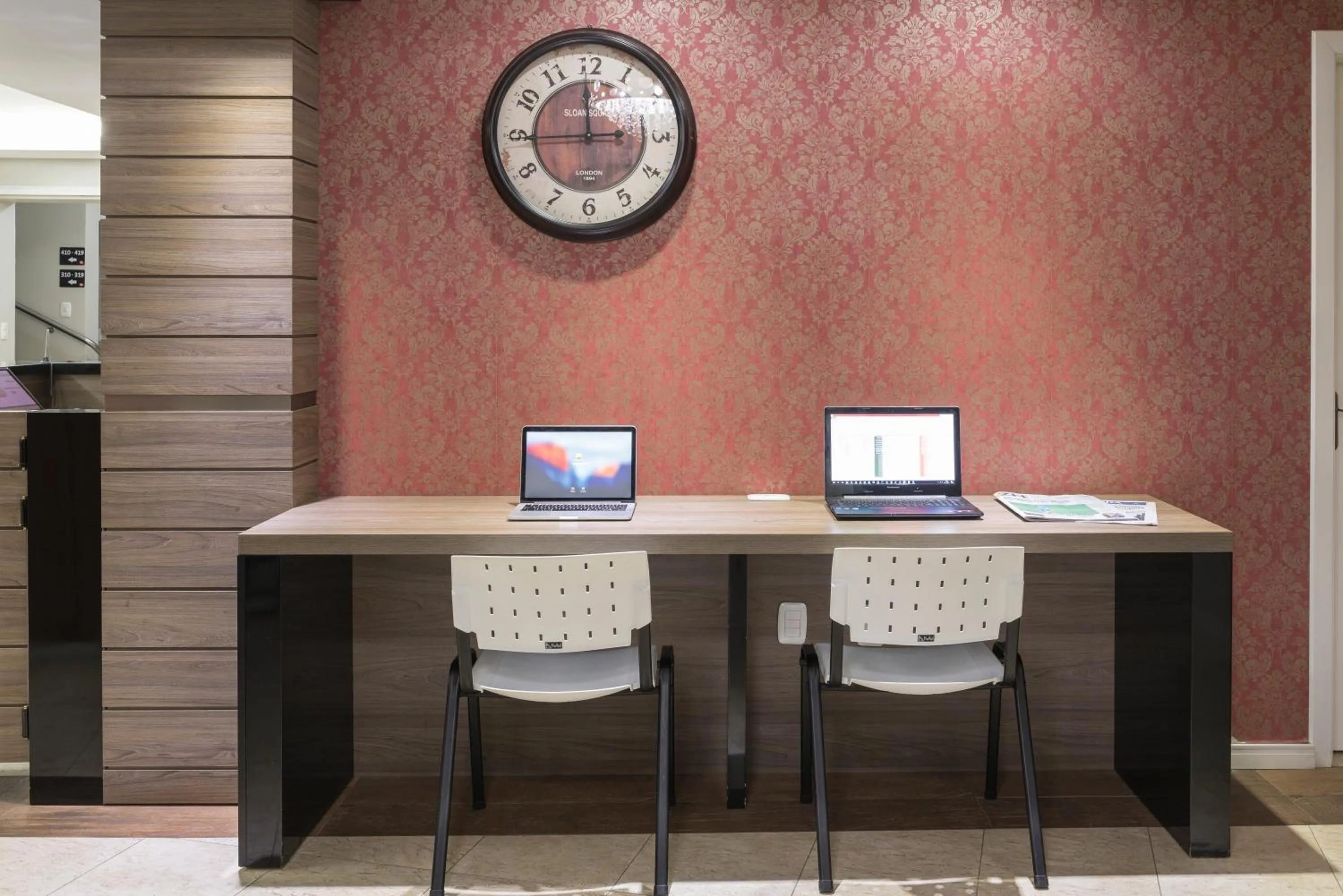 Business facilities in Hotel Locatelli