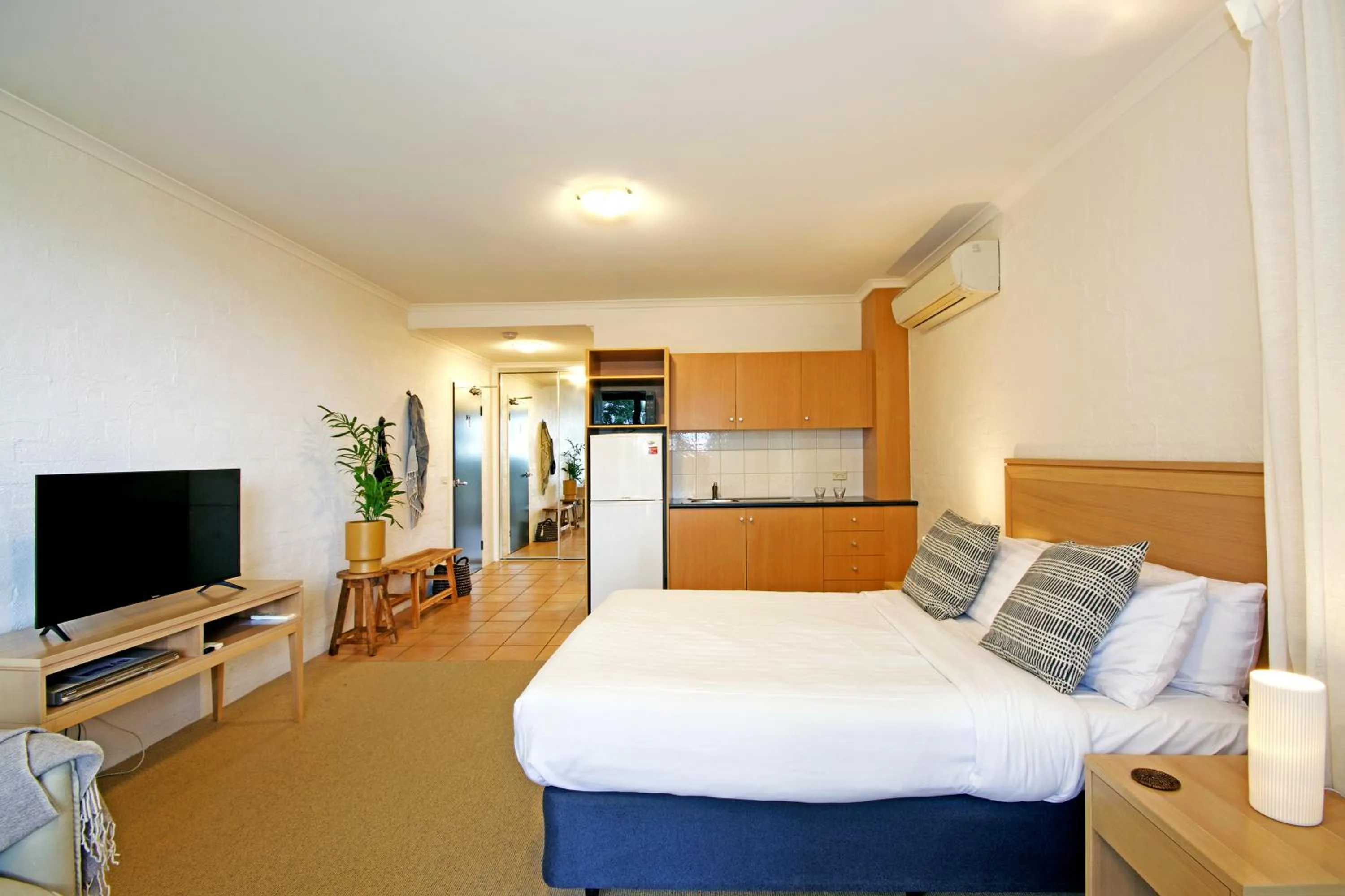 Bed in Lorne Surf Apartments