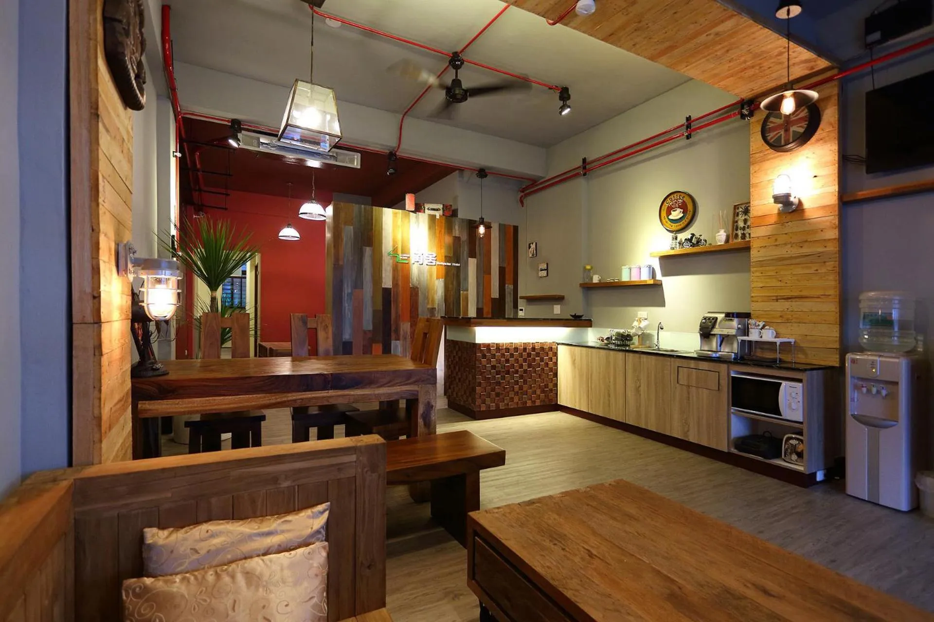 Bird's eye view, Kitchen/Kitchenette in Corner House