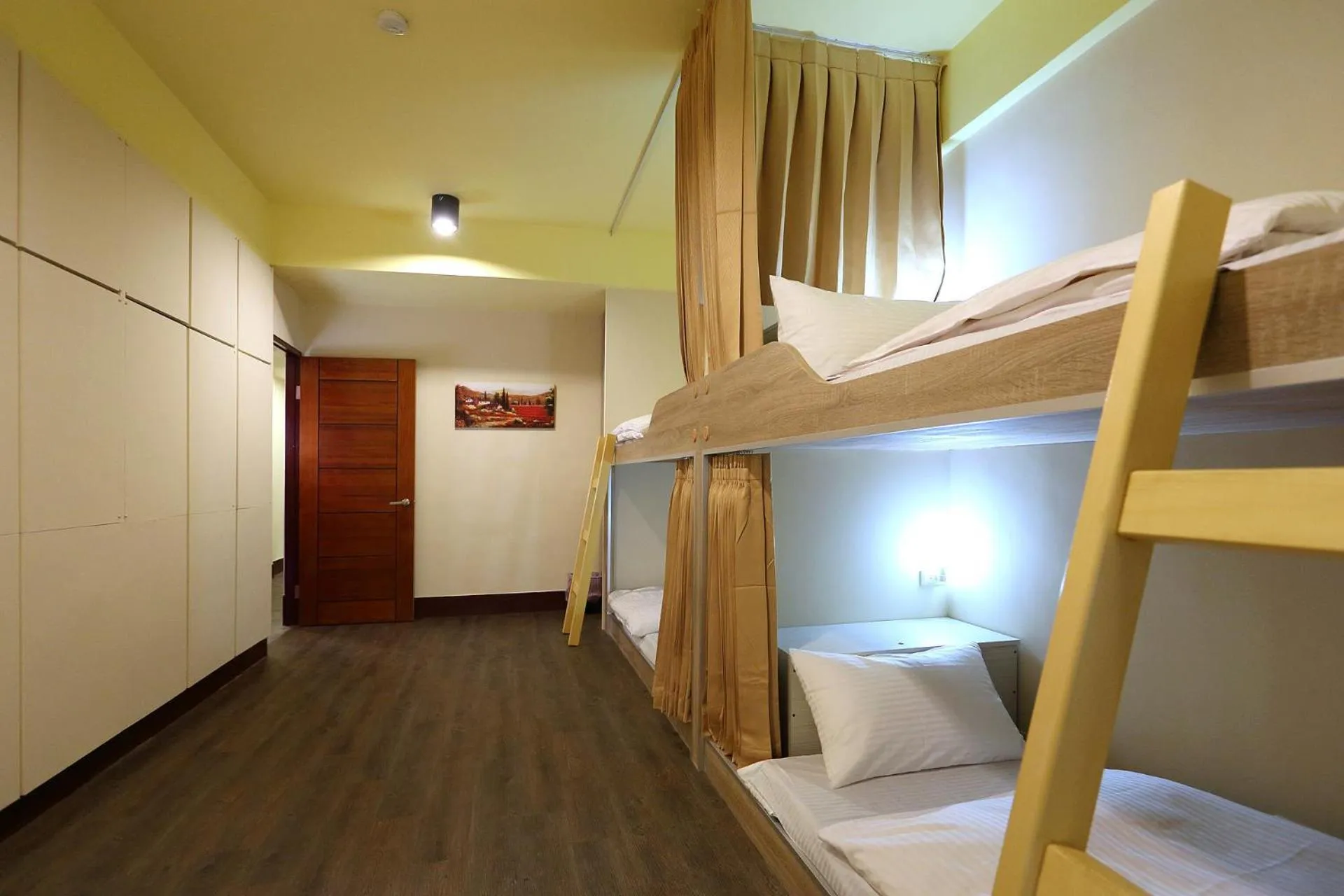 Bedroom, Bed in Corner House