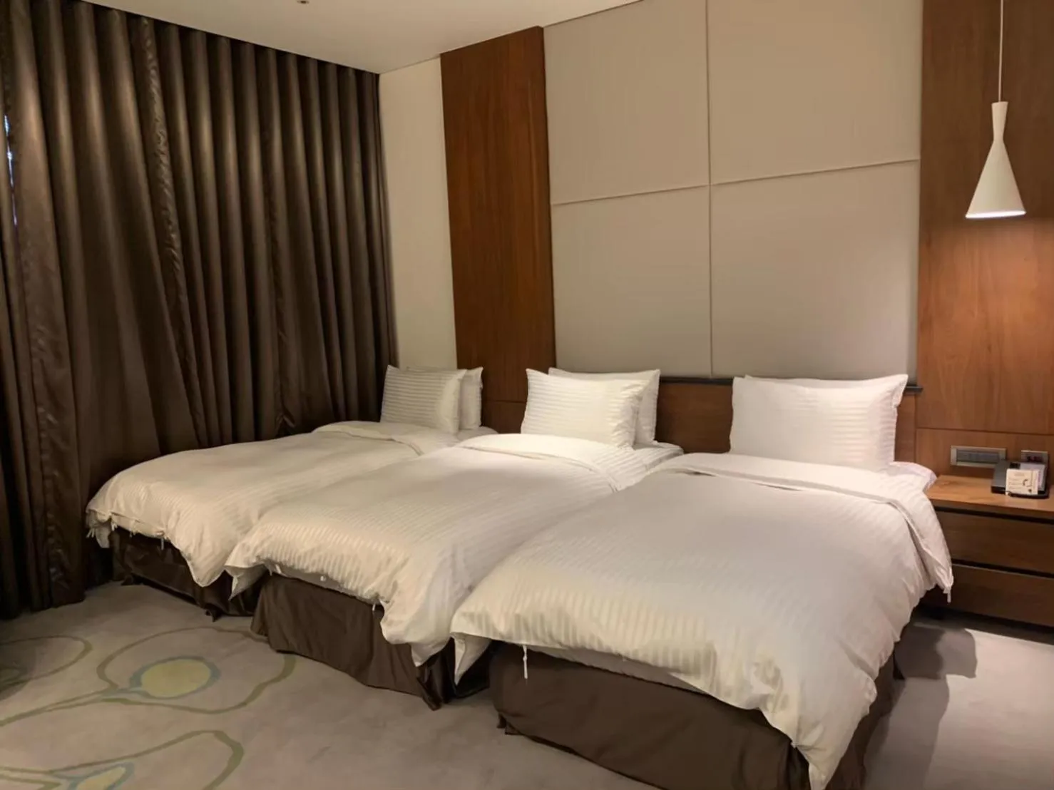 Bedroom, Bed in Golden Tulip Glory Fine Hotel