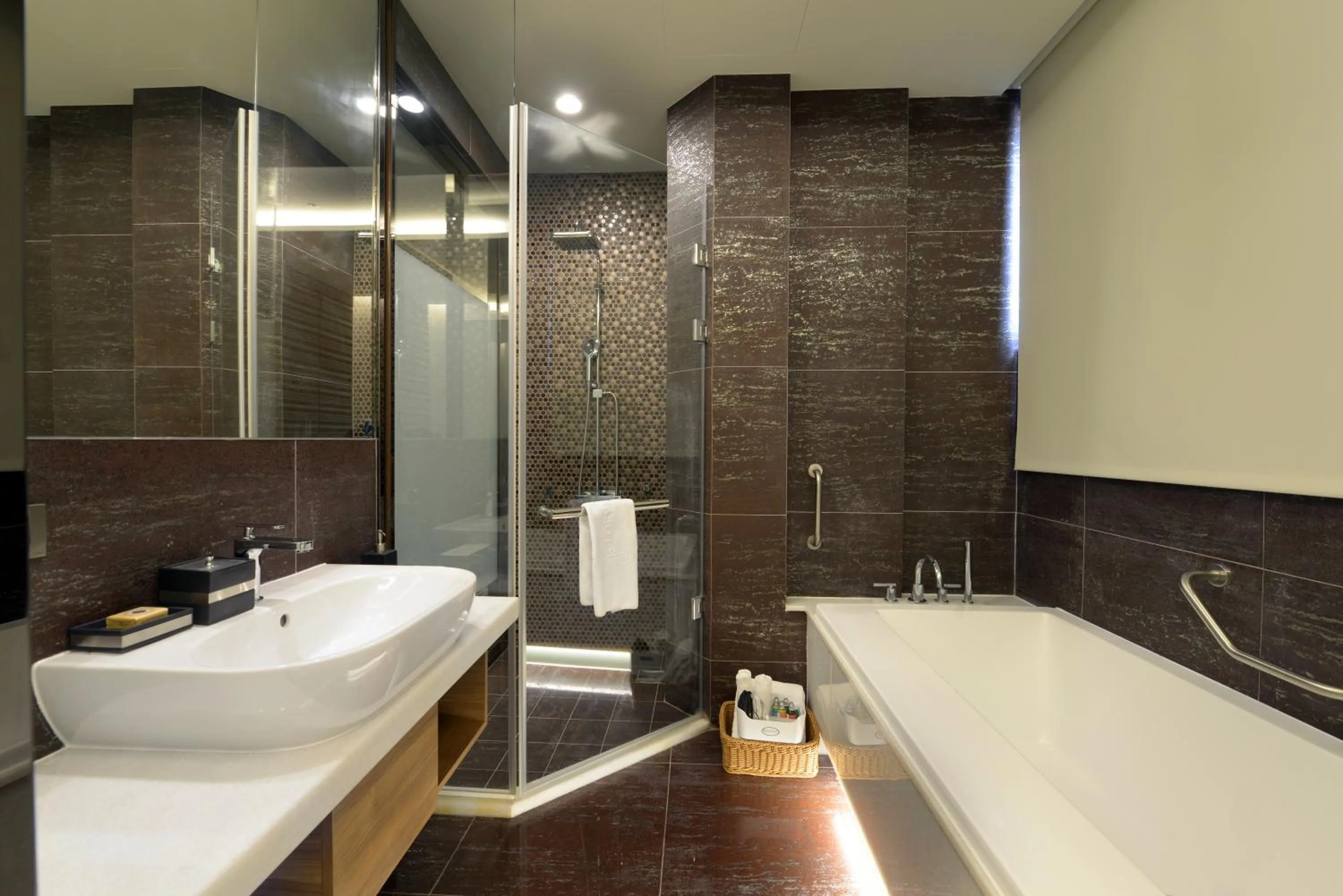 Bath in Golden Tulip Glory Fine Hotel