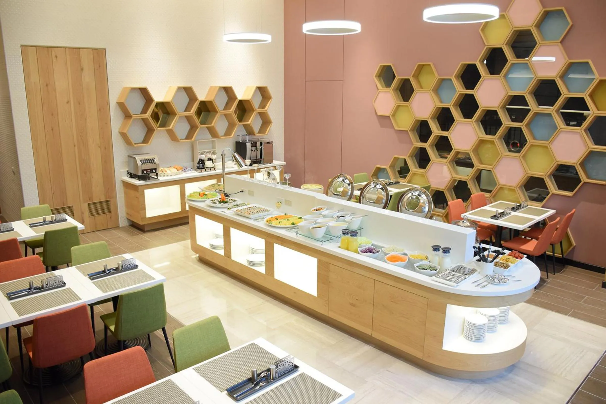 Restaurant/places to eat in Golden Tulip Glory Fine Hotel