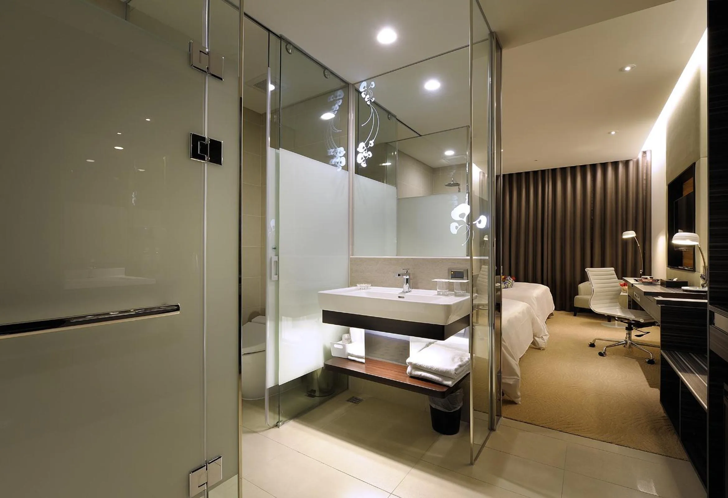 Bathroom in Golden Tulip Glory Fine Hotel