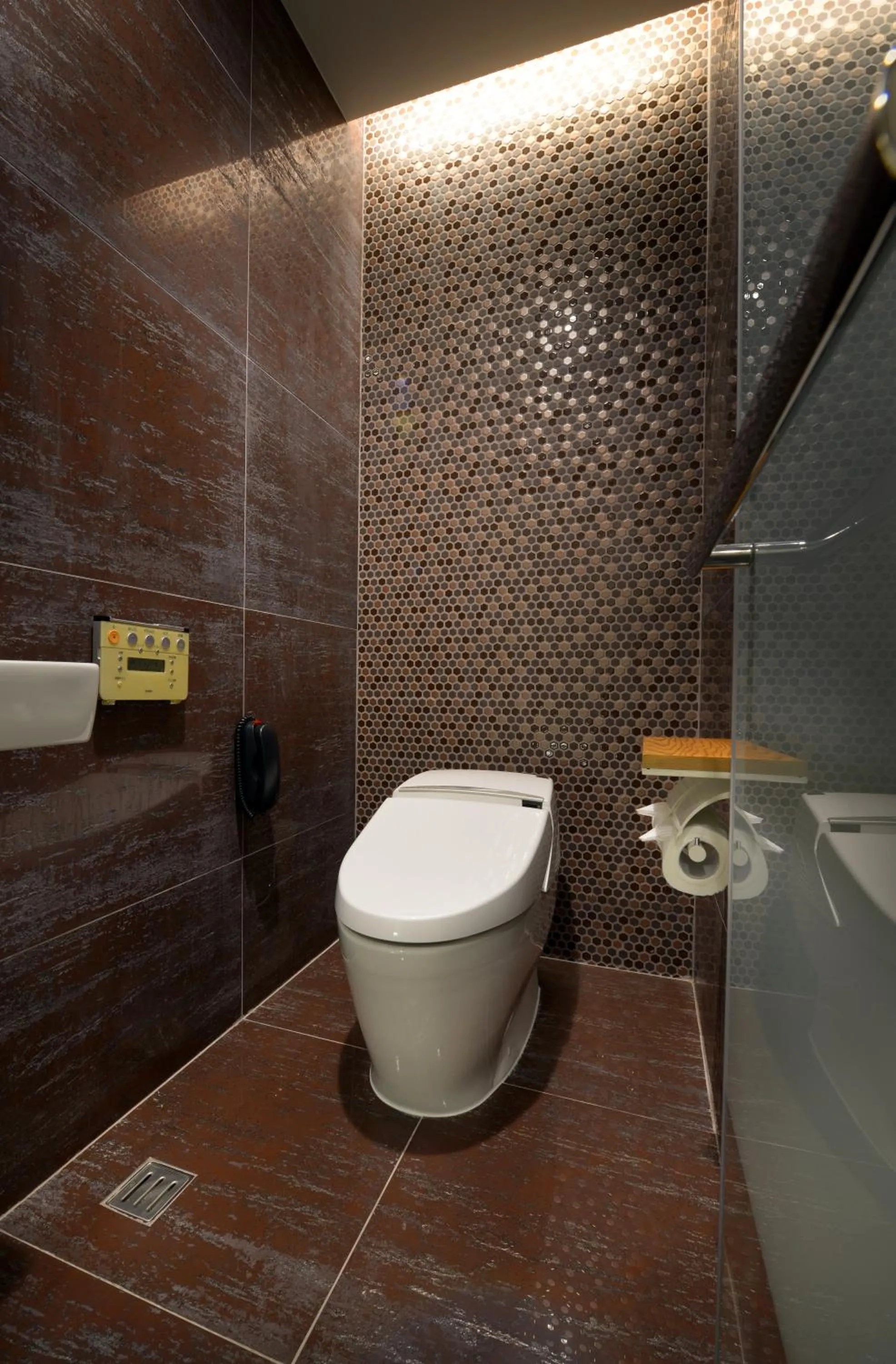 Toilet in Golden Tulip Glory Fine Hotel