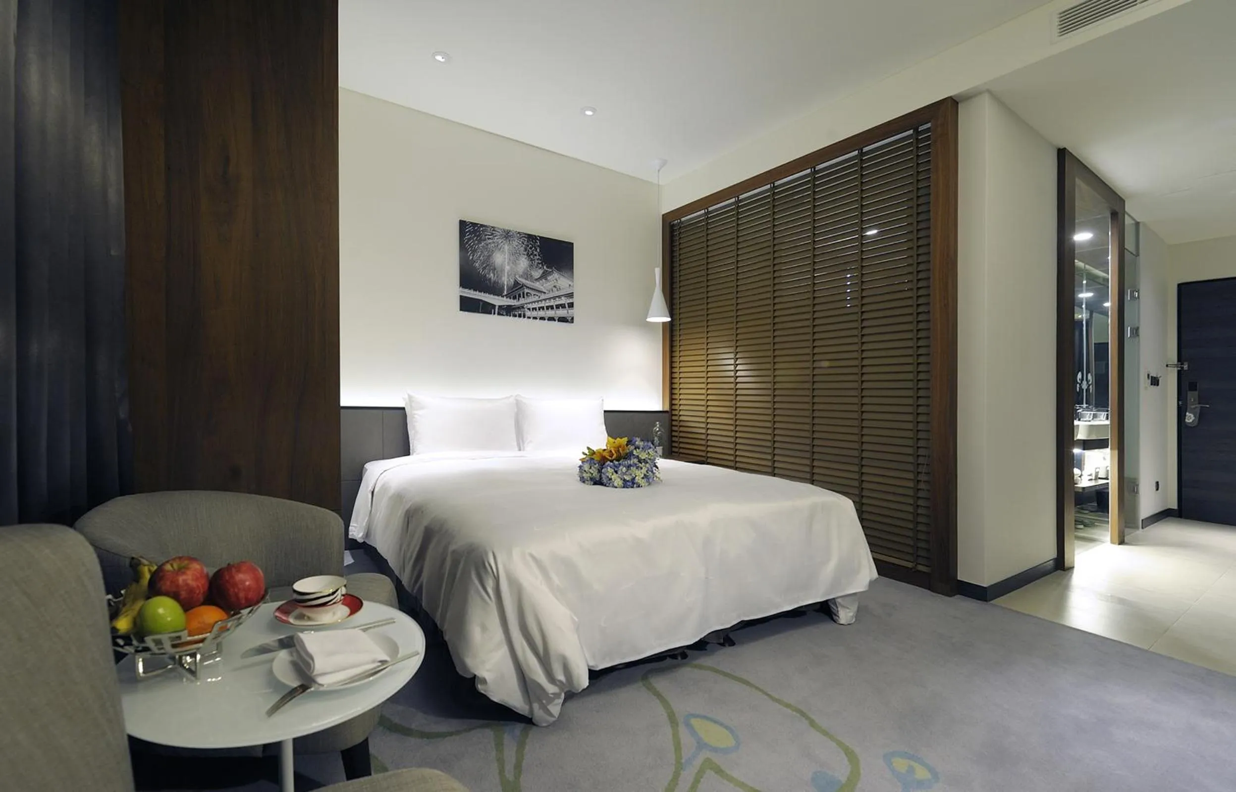 Bedroom, Bed in Golden Tulip Glory Fine Hotel