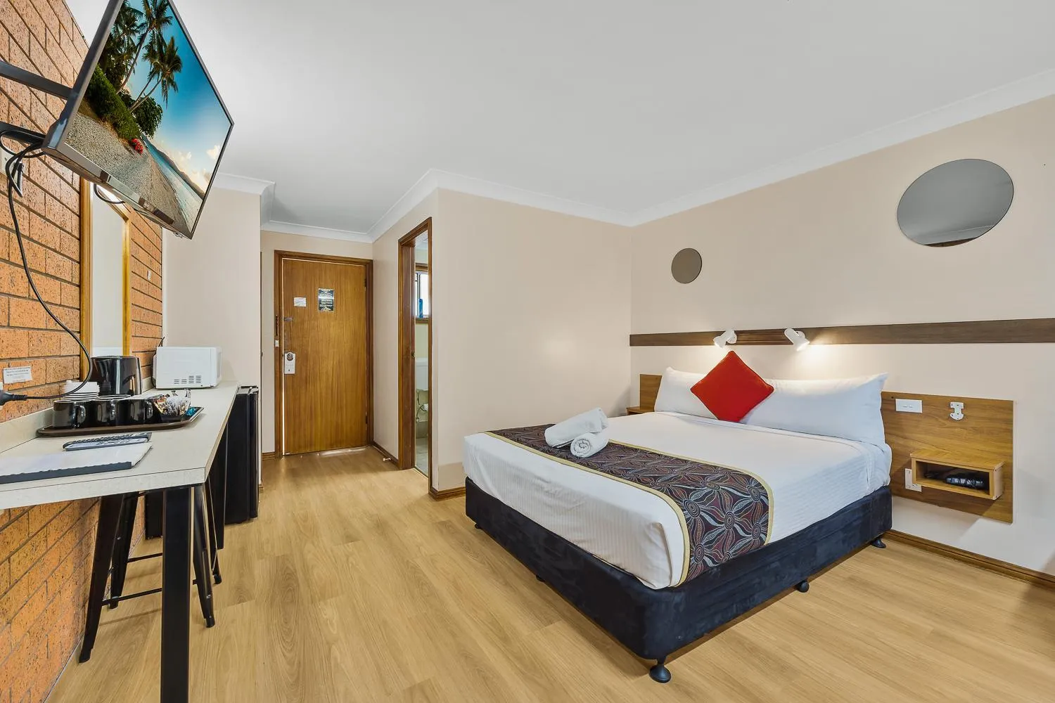 Bed in Castlereagh Motor Inn