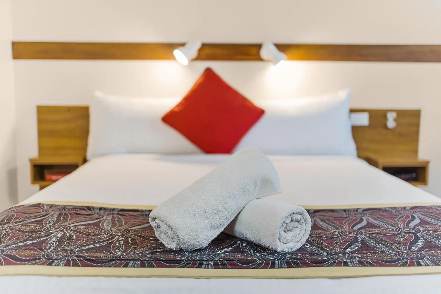 Bed in Castlereagh Motor Inn