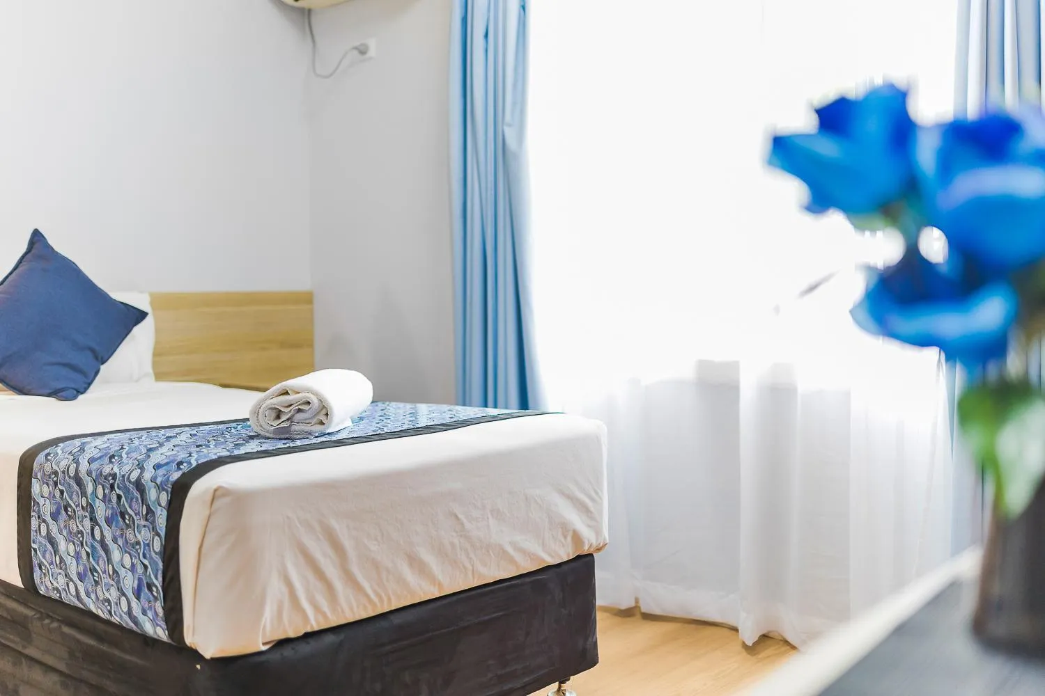 Bed in Castlereagh Motor Inn