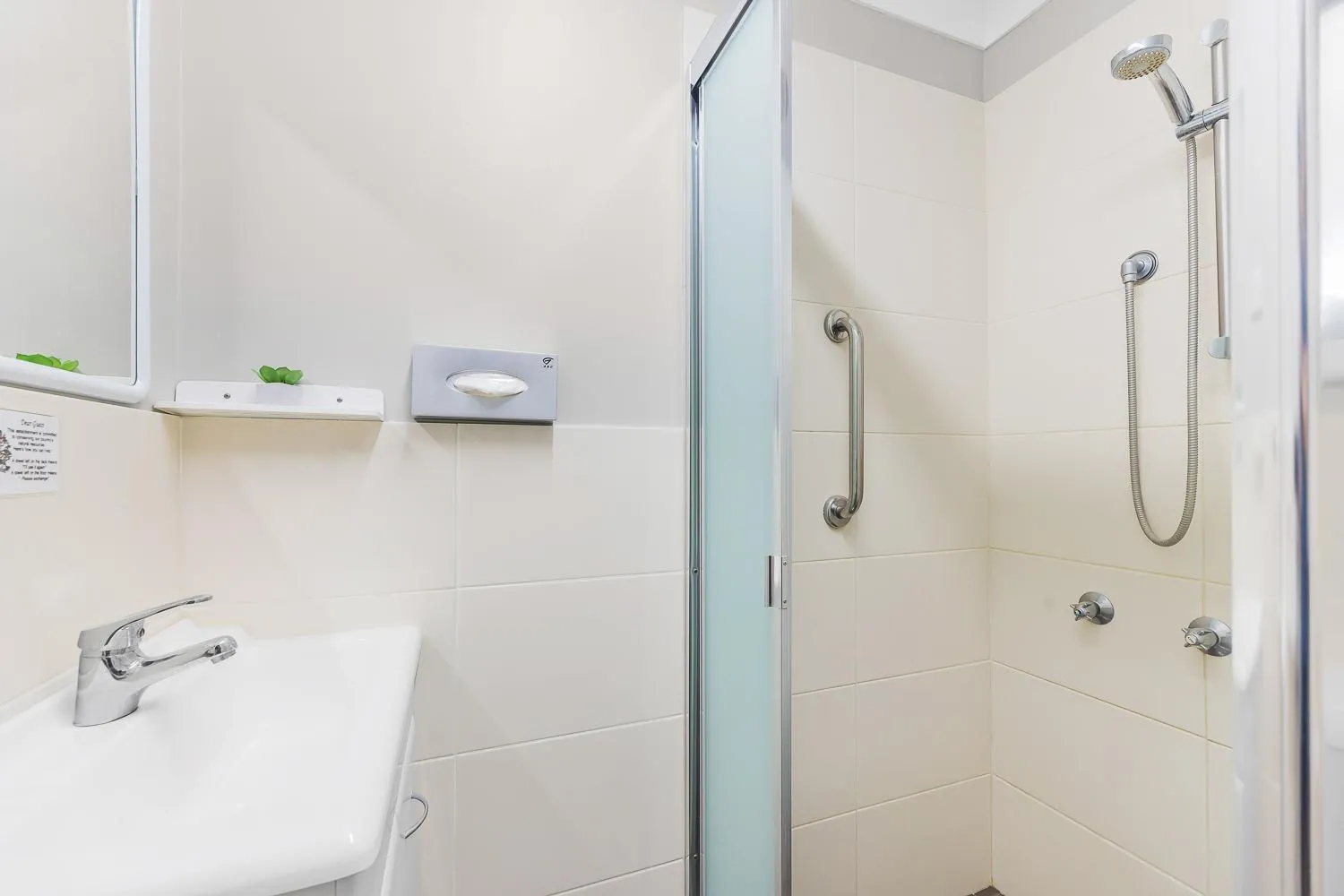 Castlereagh Motor Inn