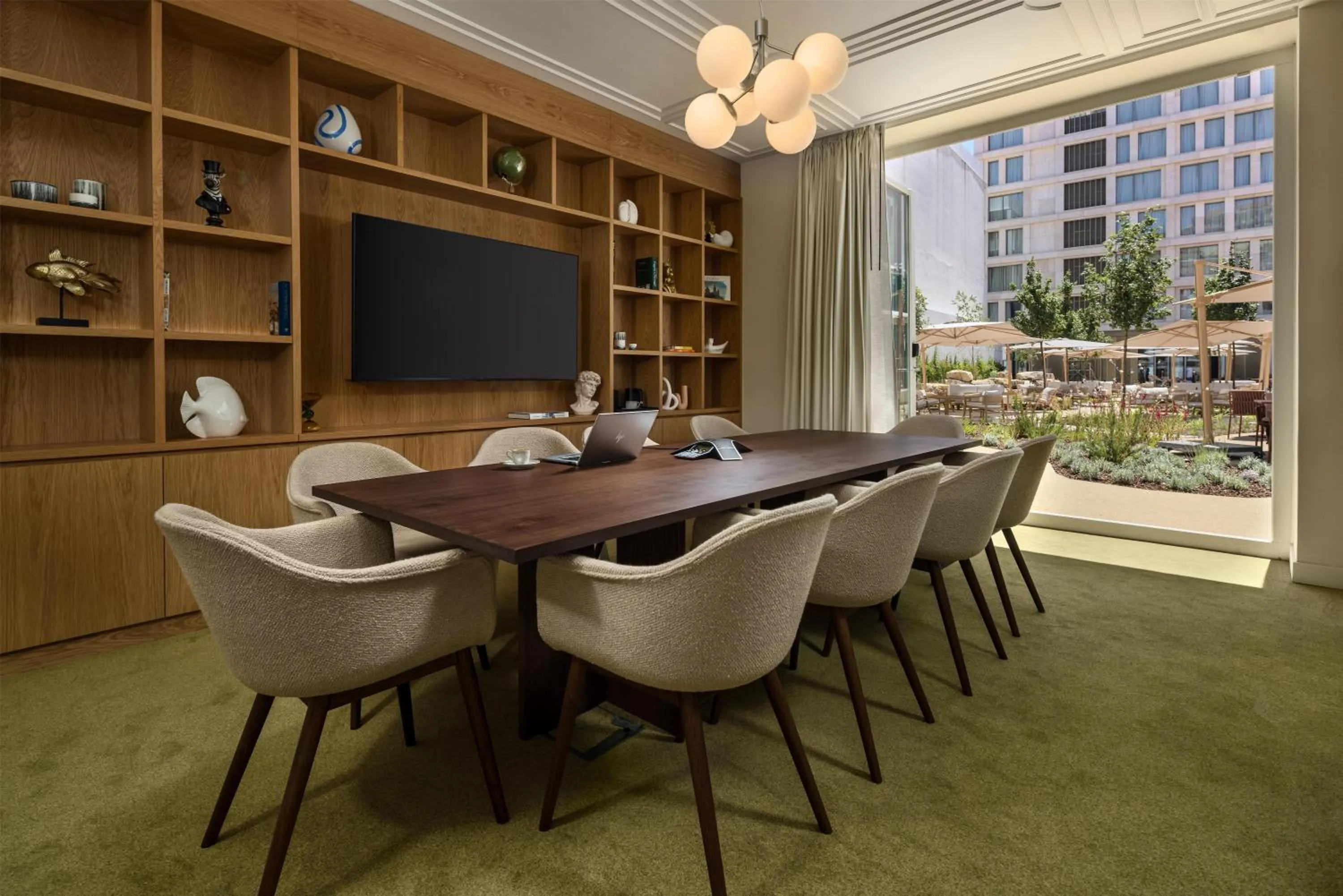 Meeting/conference room in DUO Hotel Lisbon, Curio Collection by Hilton