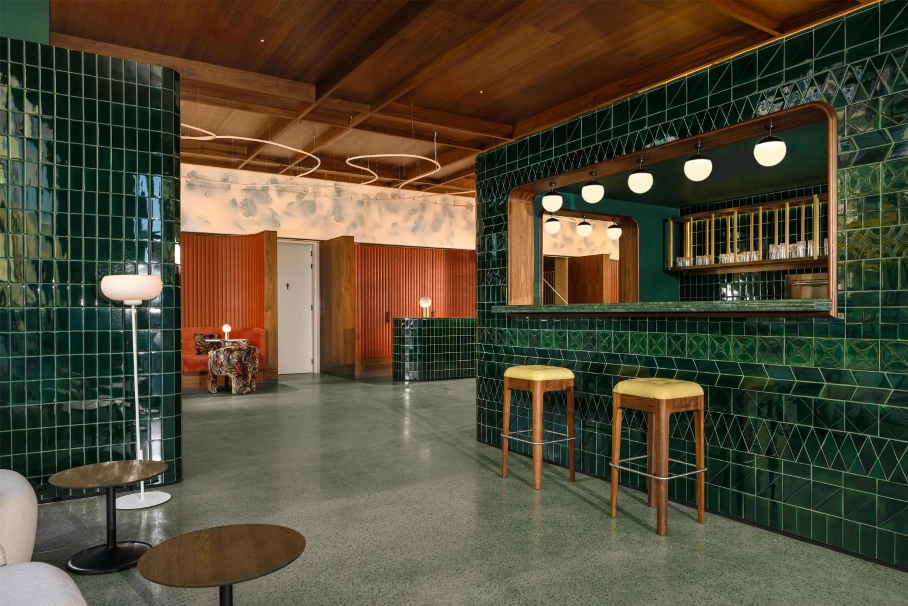 Lounge or bar in DUO Hotel Lisbon, Curio Collection by Hilton