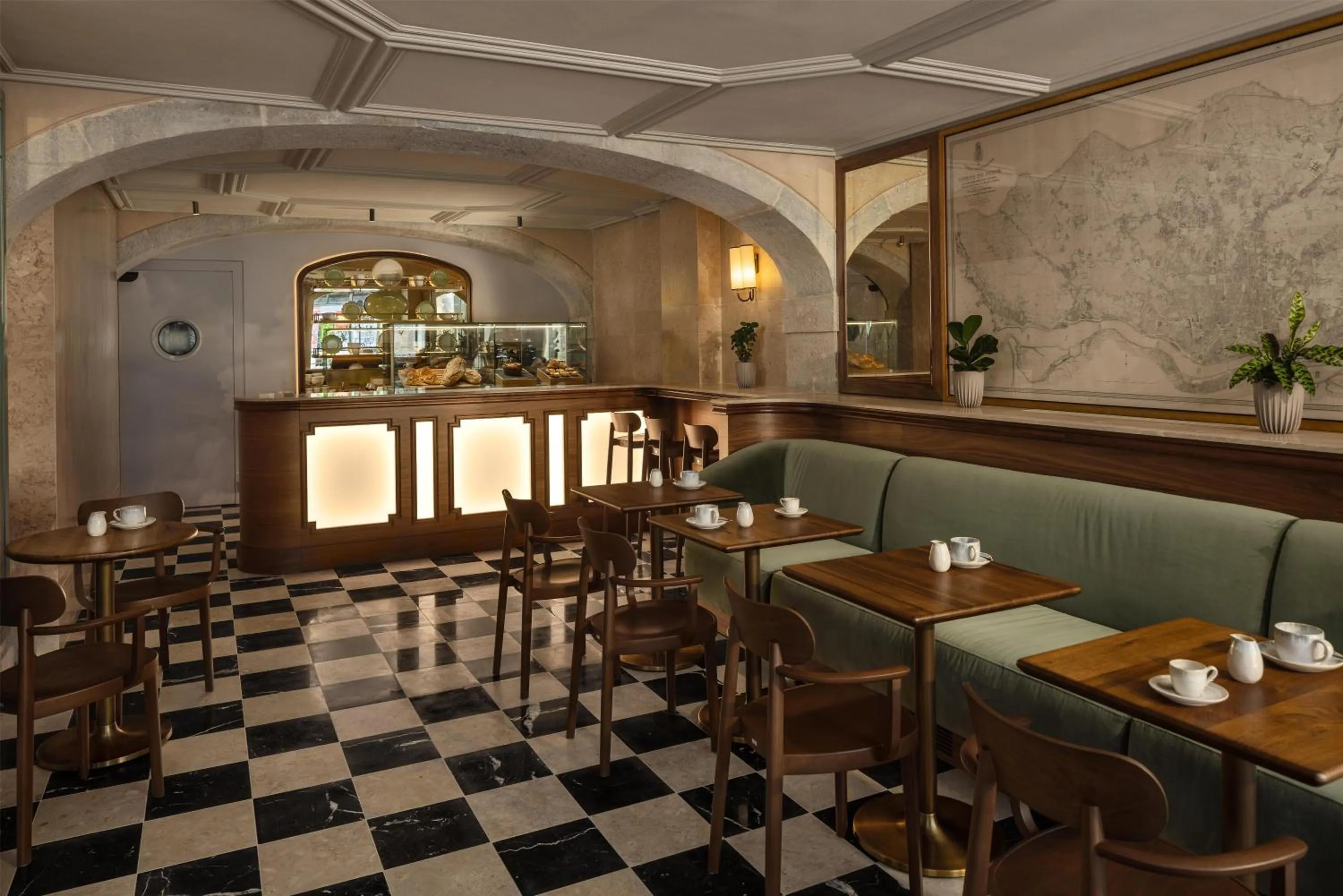 Lounge or bar in DUO Hotel Lisbon, Curio Collection by Hilton