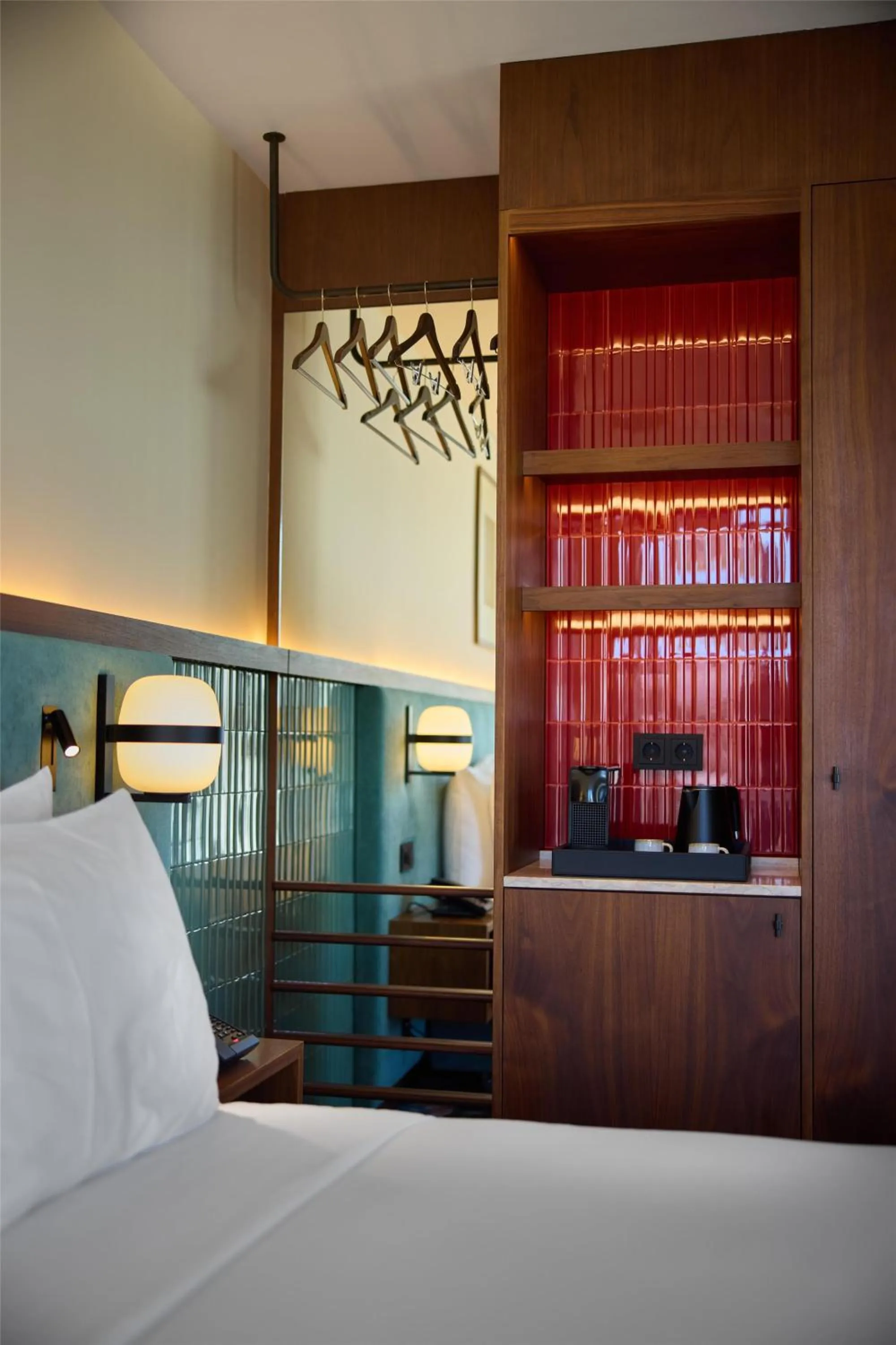 Photo of the whole room, Bed in DUO Hotel Lisbon, Curio Collection by Hilton