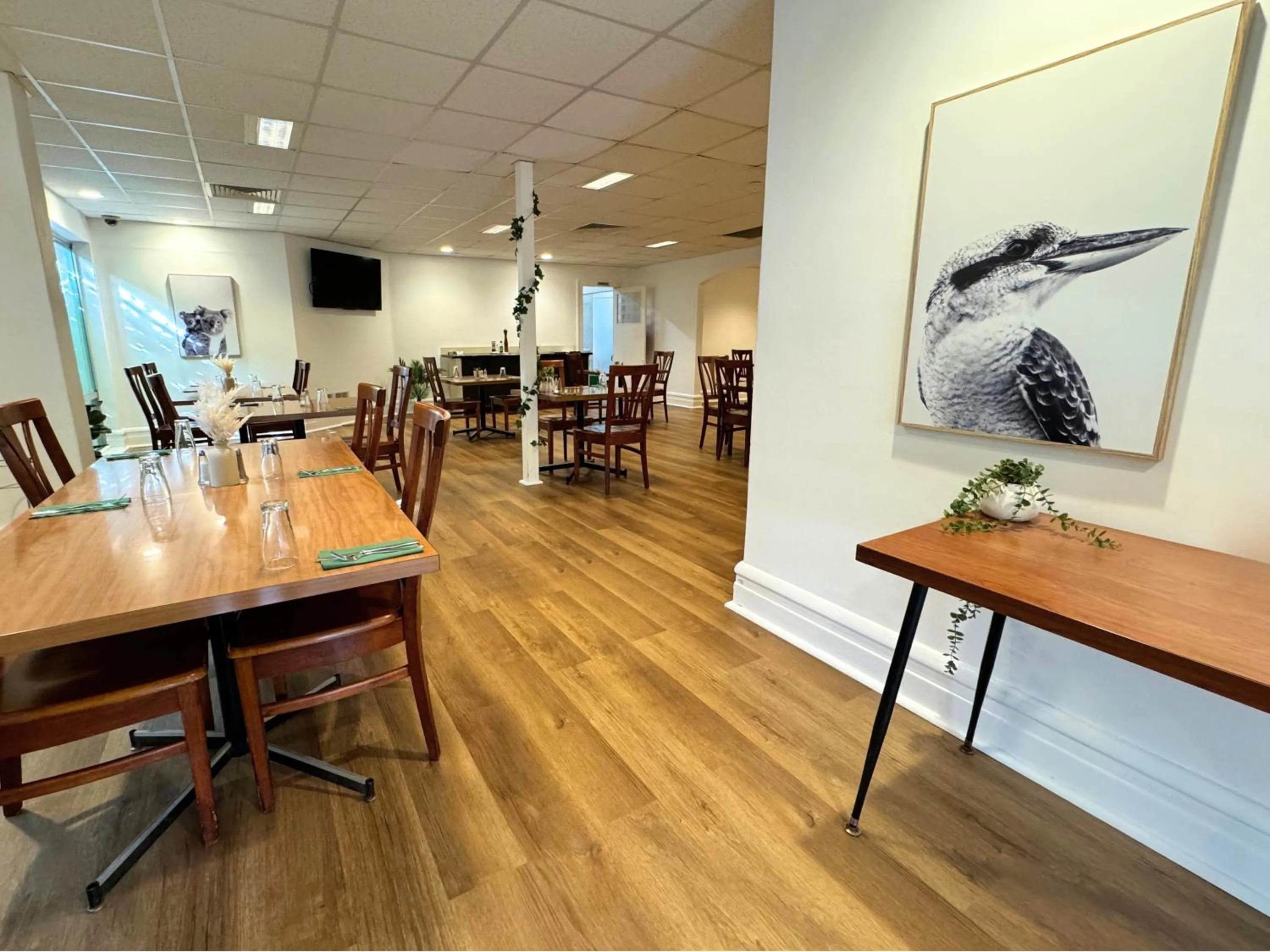 Restaurant/places to eat in Flag Motor Lodge