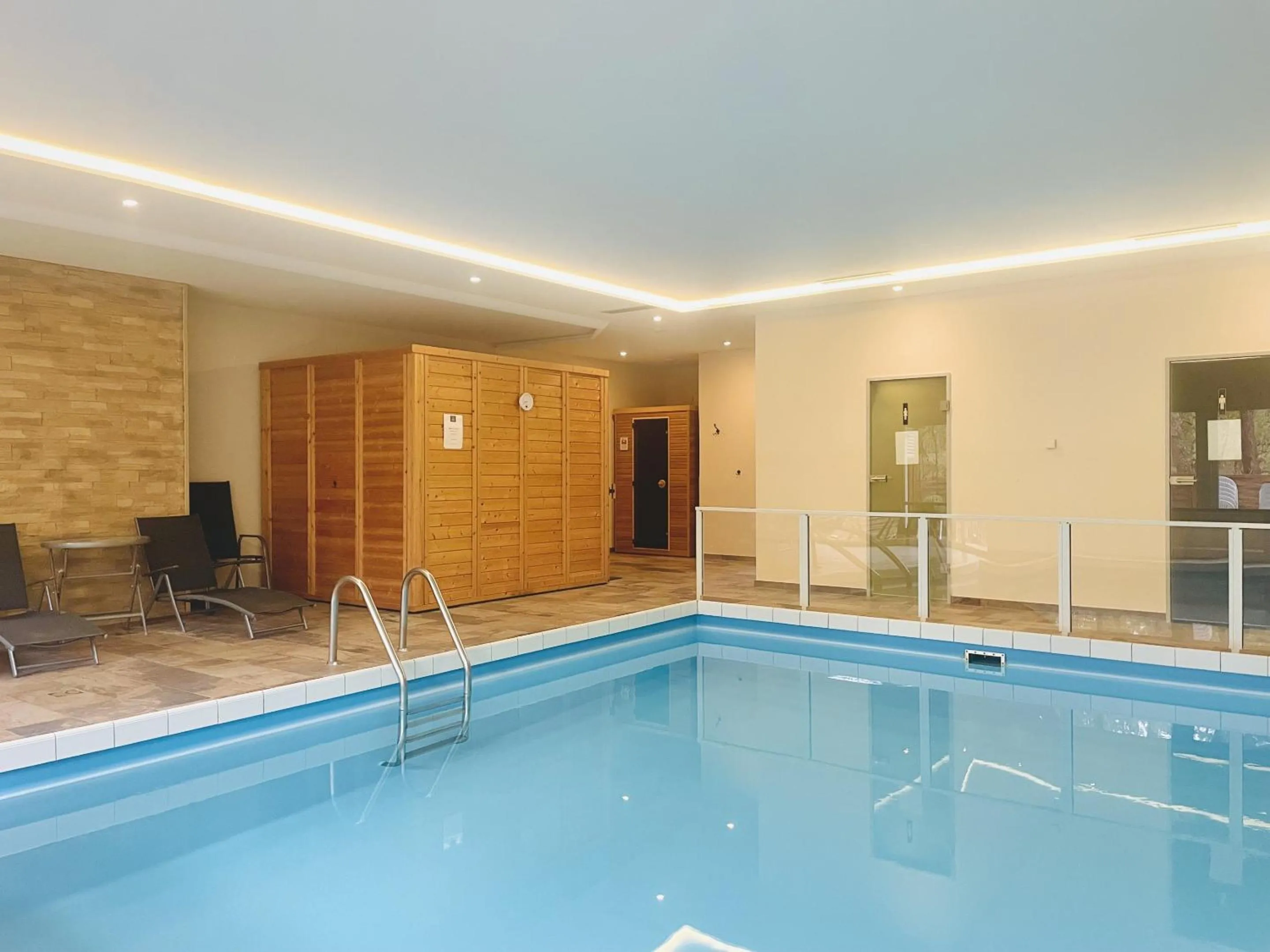 Swimming pool in Hotel Garni Silvana