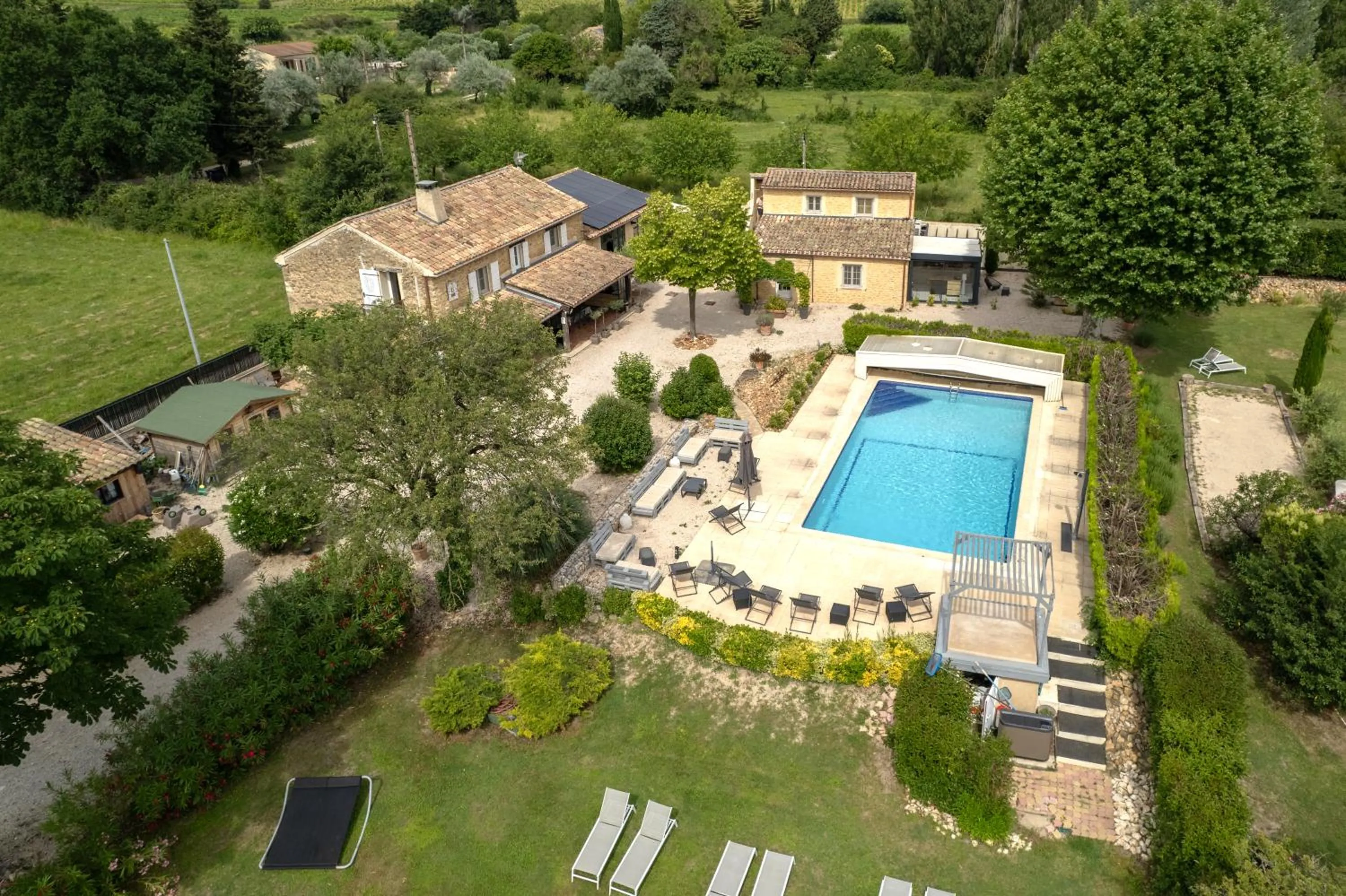 chambres d hotes Le Mas Julien piscine chauffée adult only