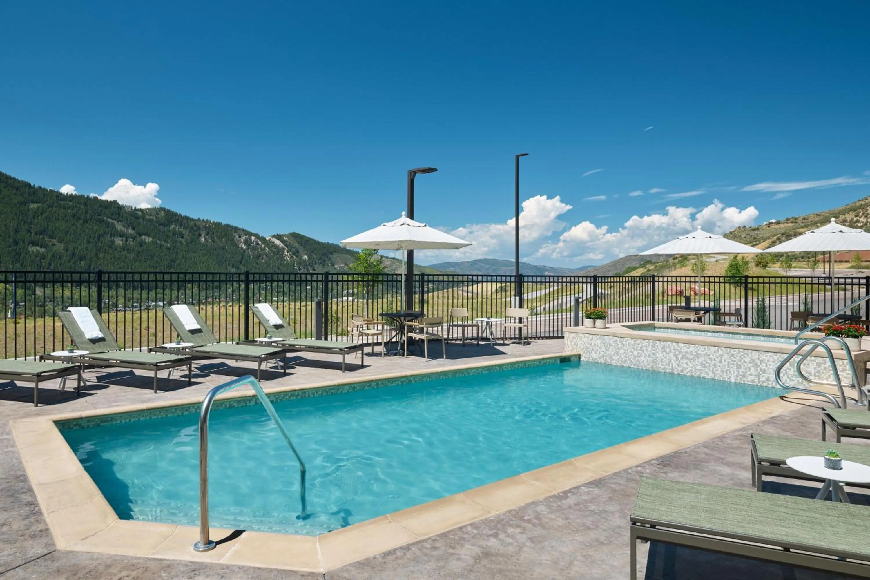Swimming pool in SpringHill Suites by Marriott Avon Vail Valley