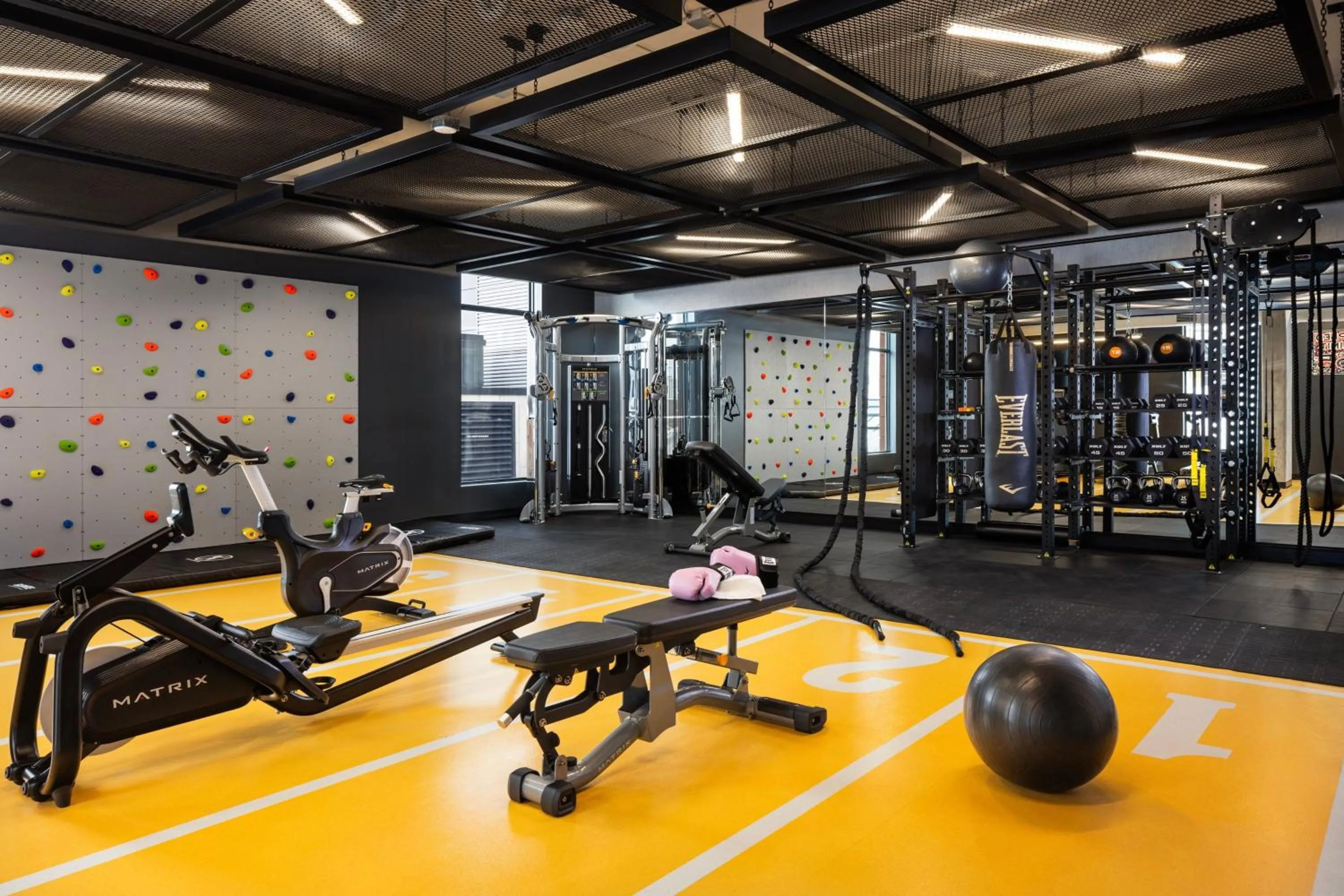 Fitness centre/facilities in Moxy Madison Downtown