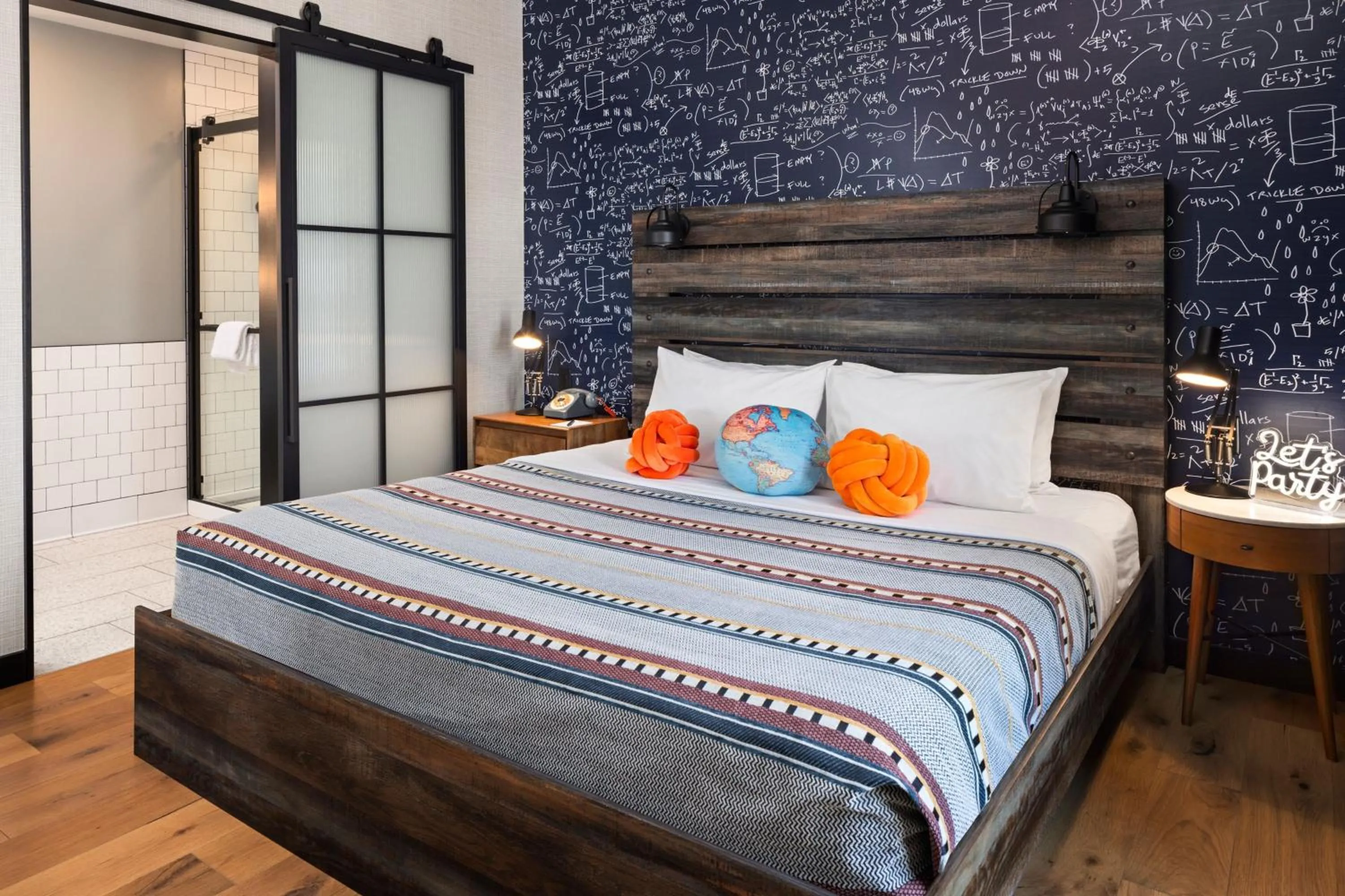 Bedroom, Bed in Moxy Madison Downtown