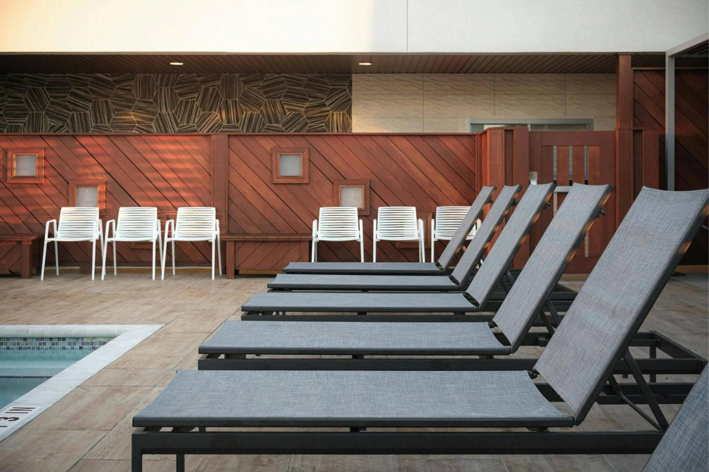 Swimming pool in SpringHill Suites by Marriott Tampa Downtown