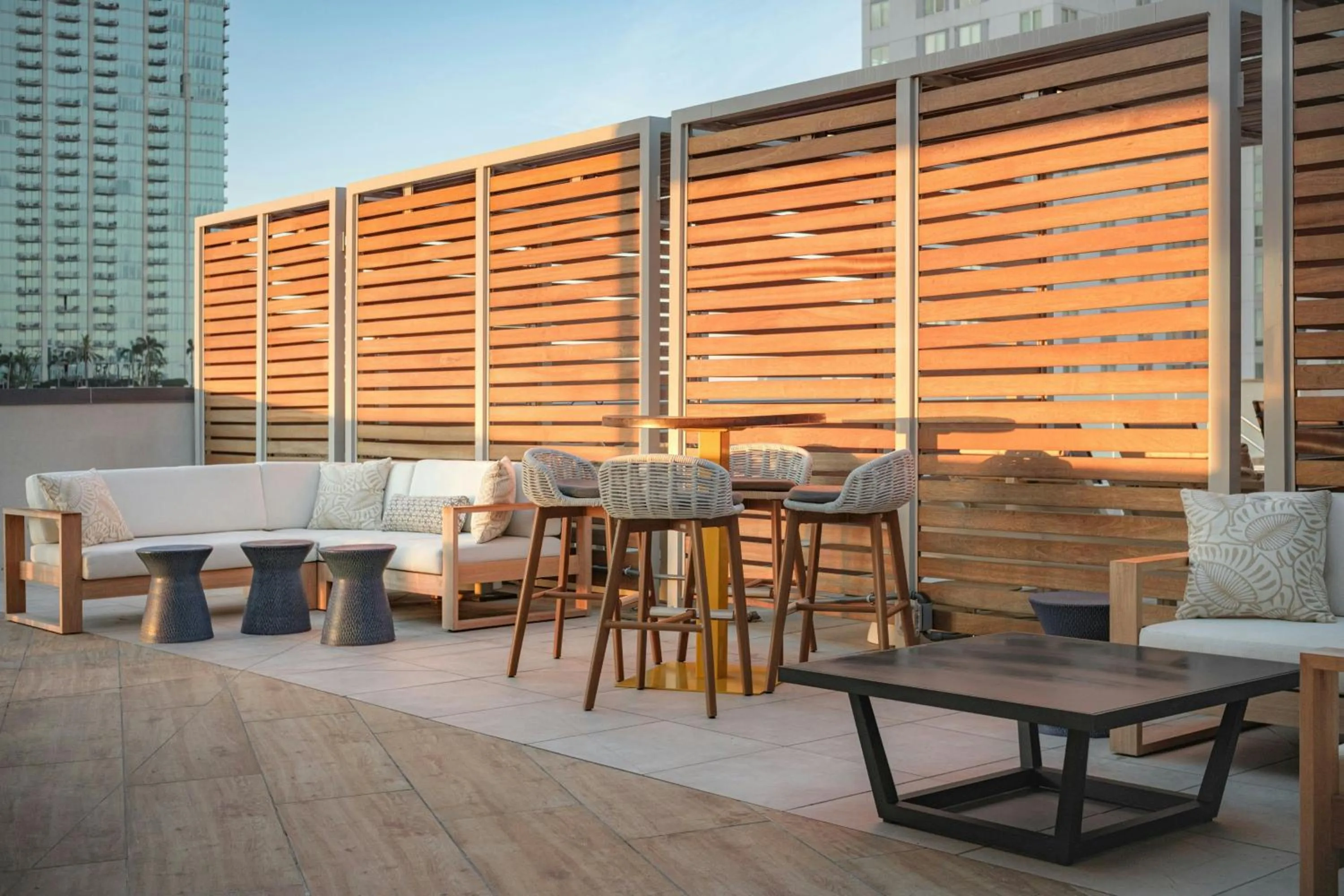 Lounge or bar in SpringHill Suites by Marriott Tampa Downtown