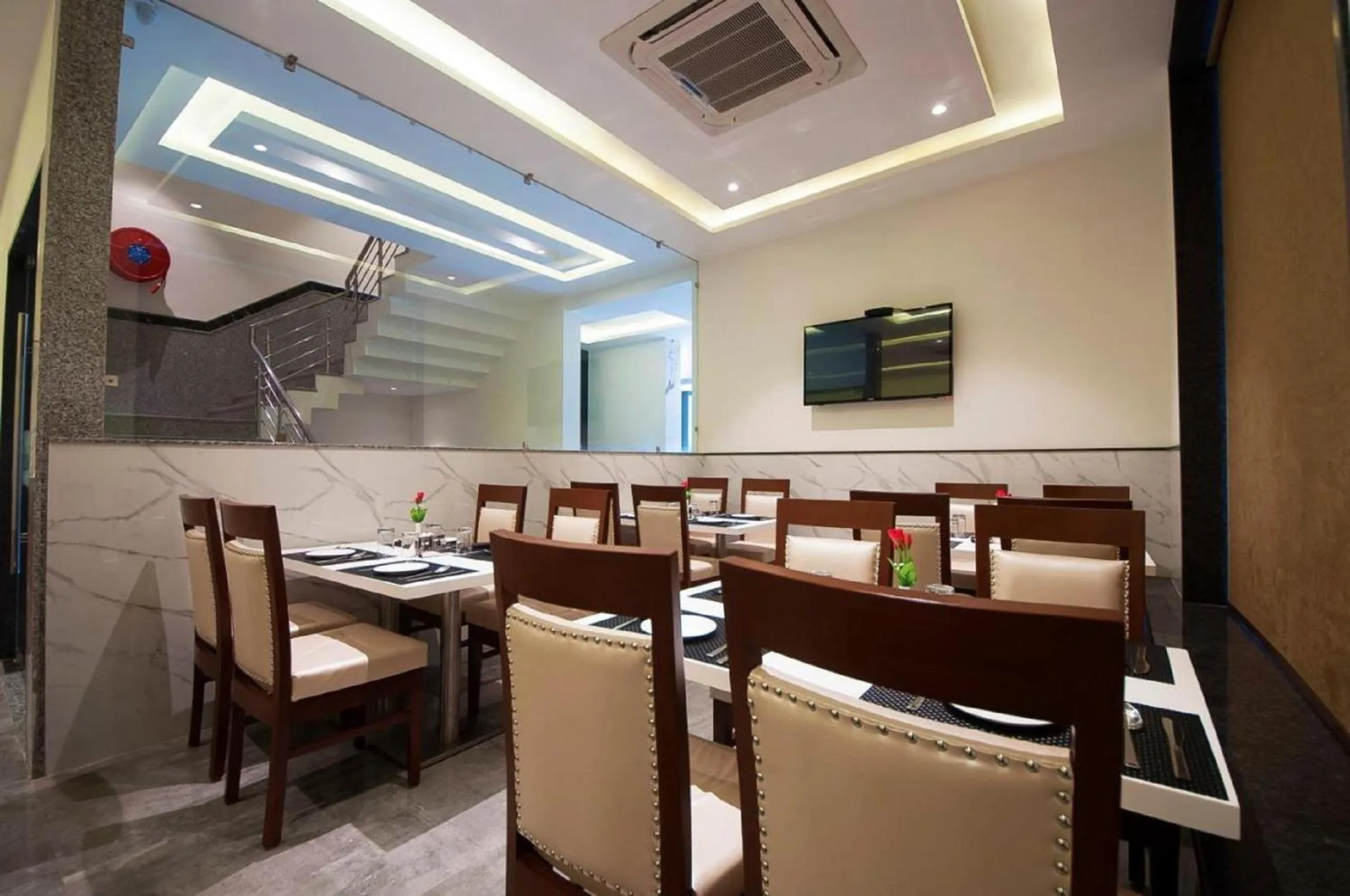 Restaurant/places to eat in Hotel Z Suites with FREE Airport Drop