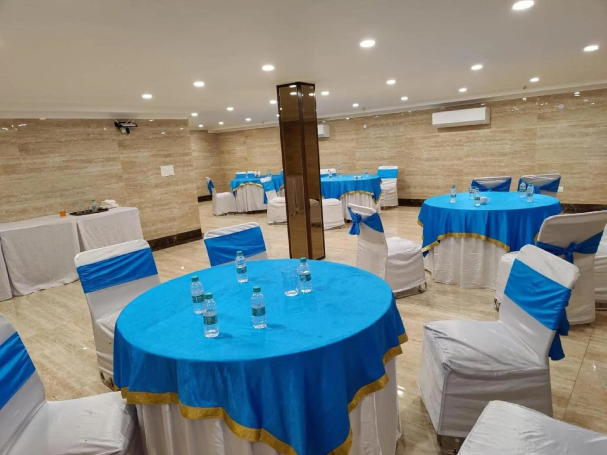 Business facilities in Hotel Z Suites with FREE Airport Drop