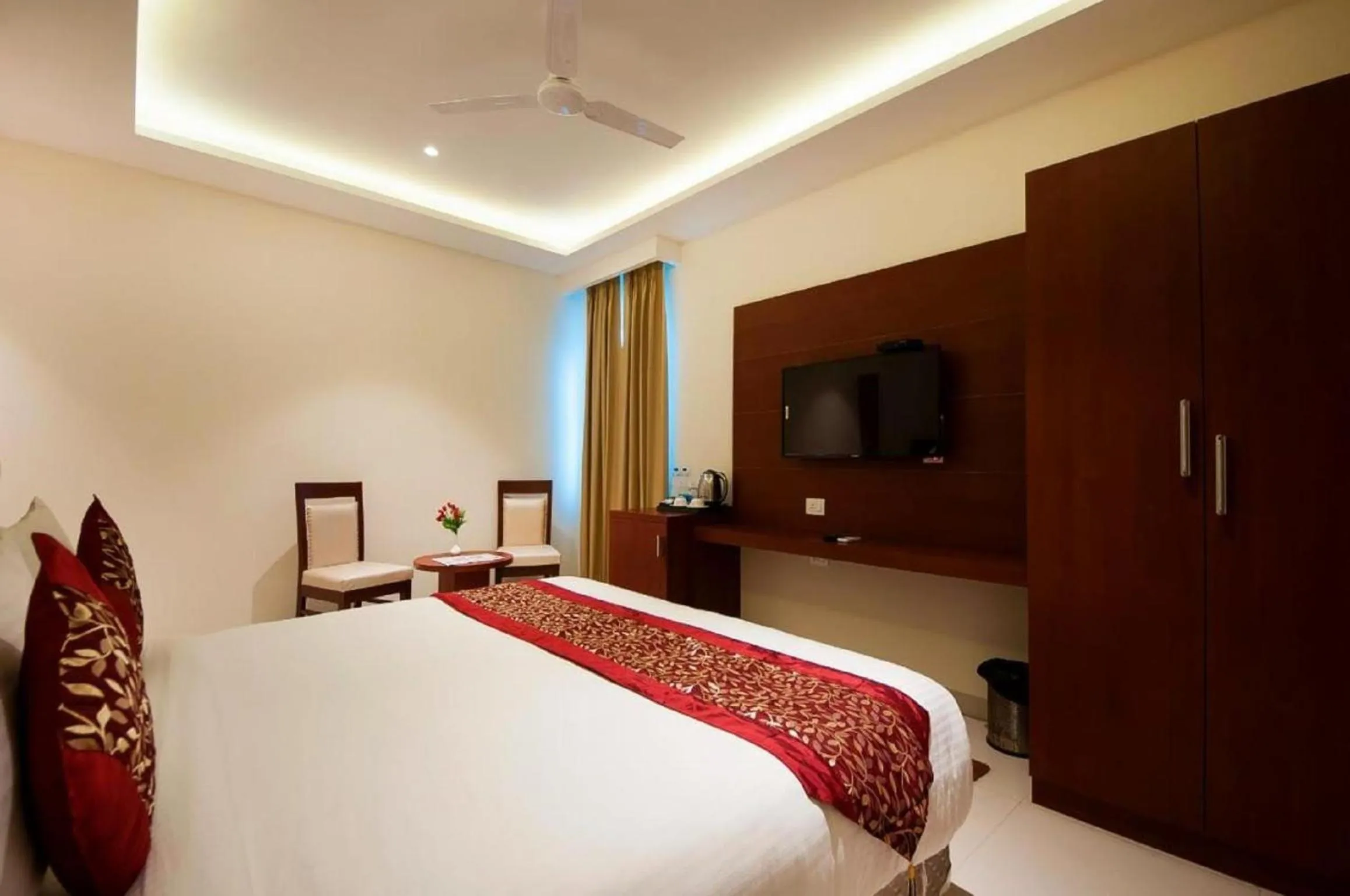 Bed in Hotel Z Suites with FREE Airport Drop