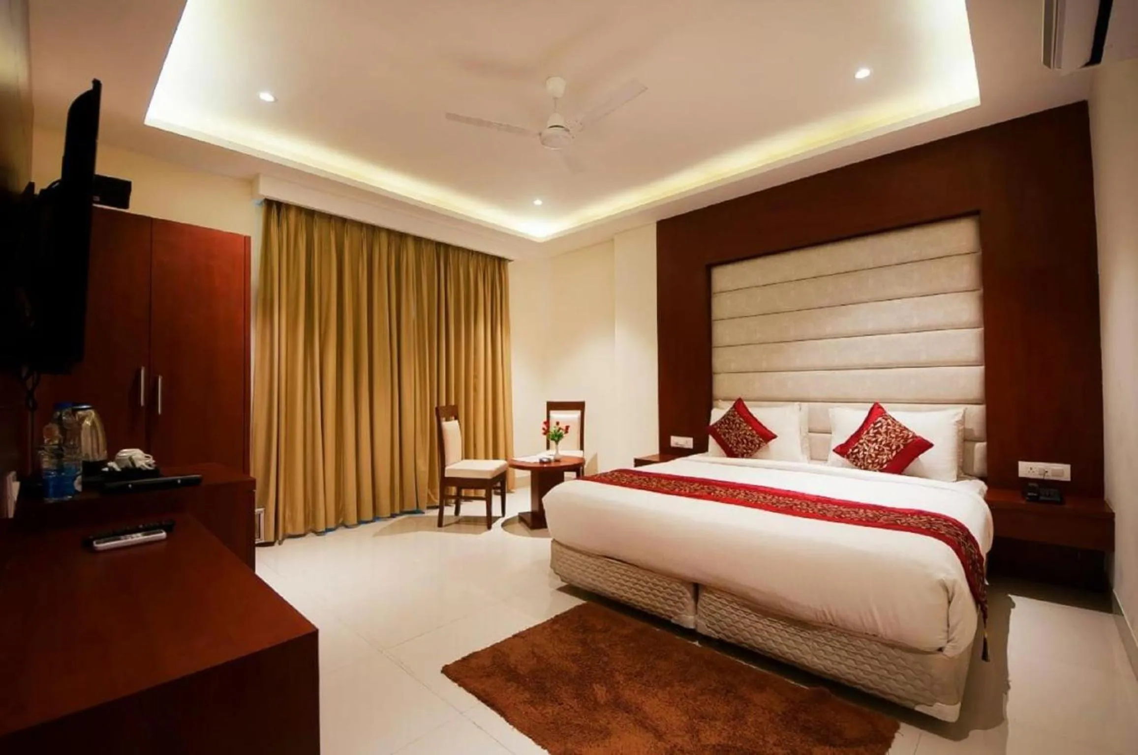 Living room, Bed in Hotel Z Suites with FREE Airport Drop