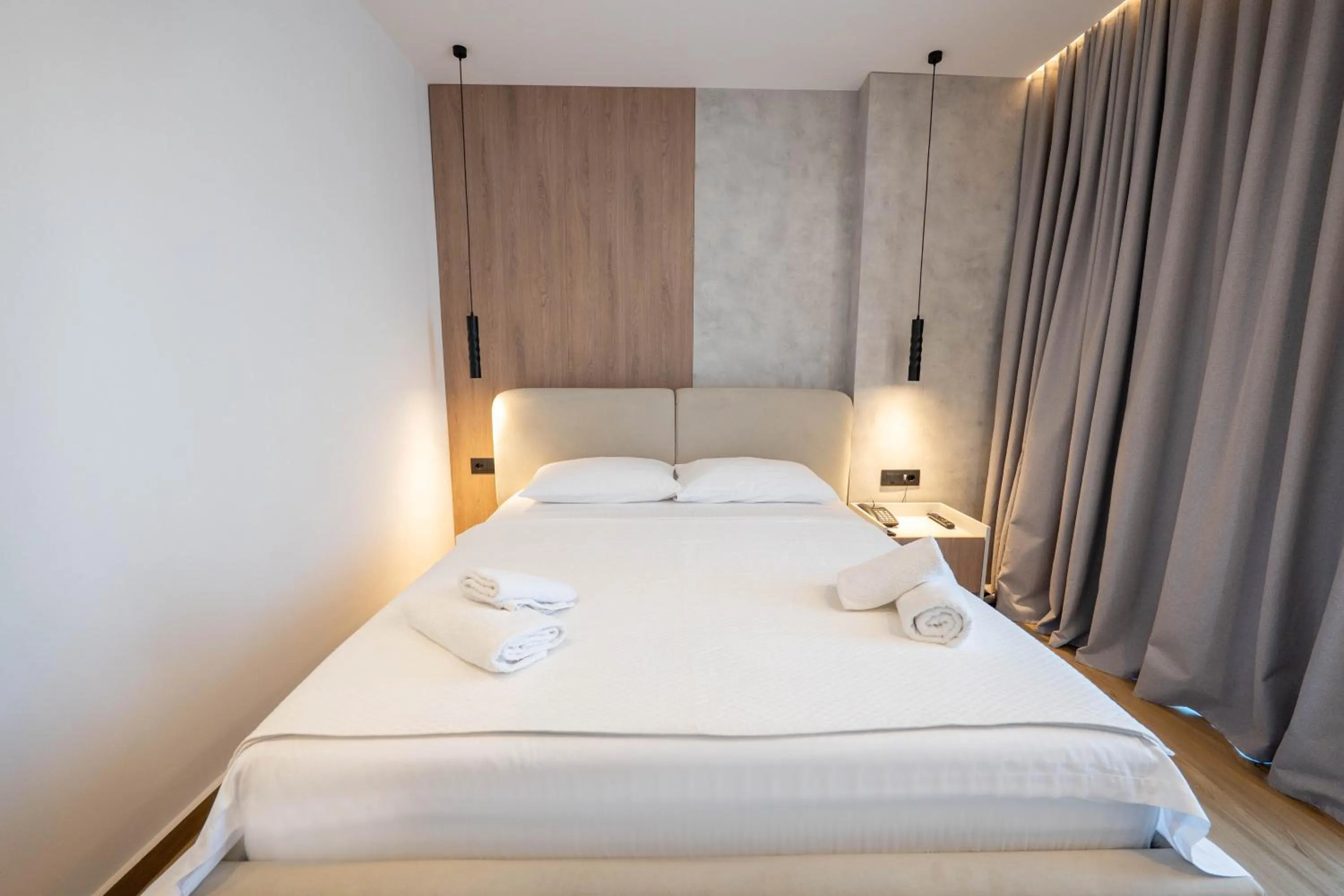 Deluxe Double Room with Balcony Ground Floor in Hotel Resol 2
