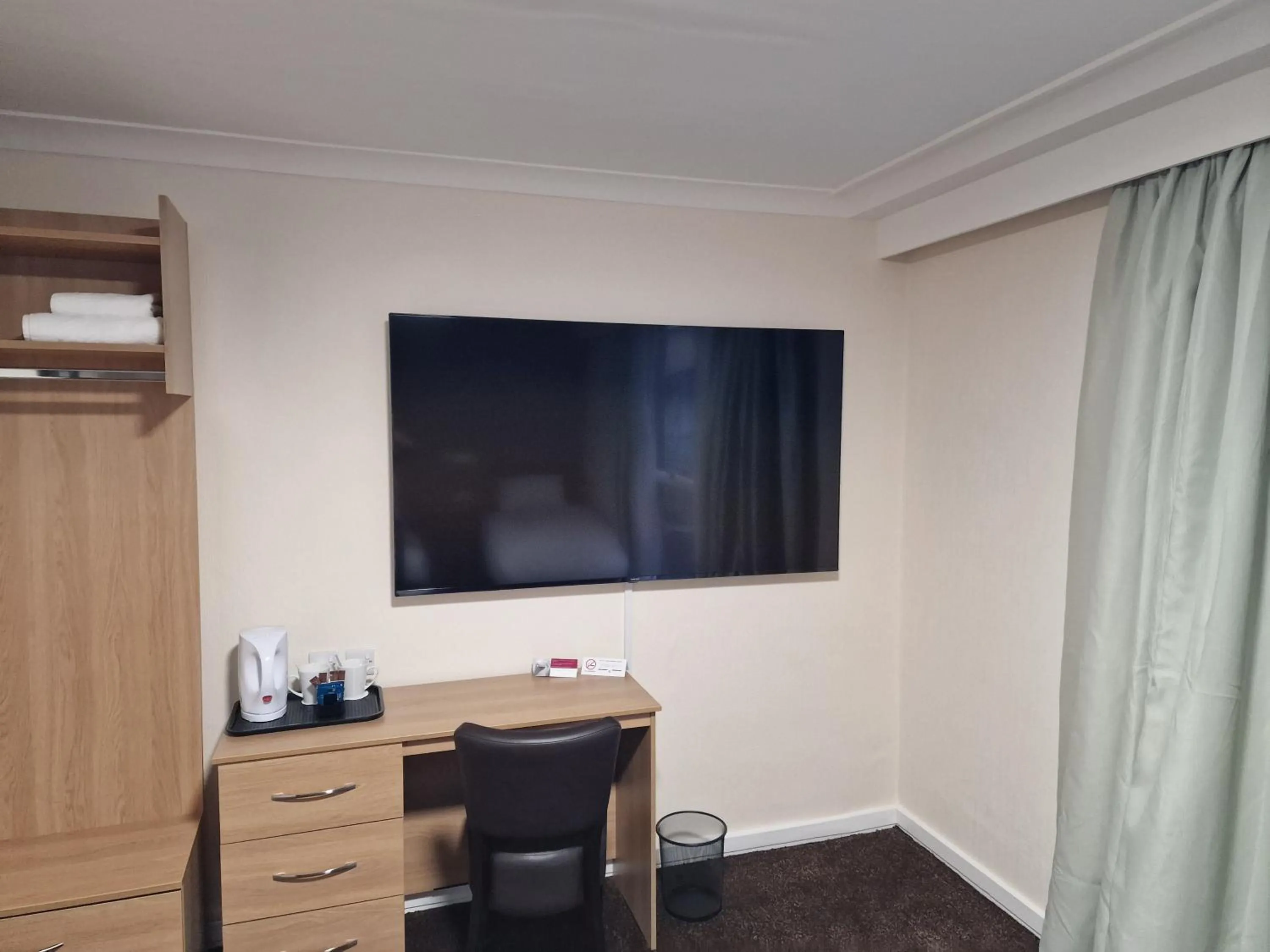 TV and multimedia in Britannia Hotel Birmingham New Street Station Birmingham