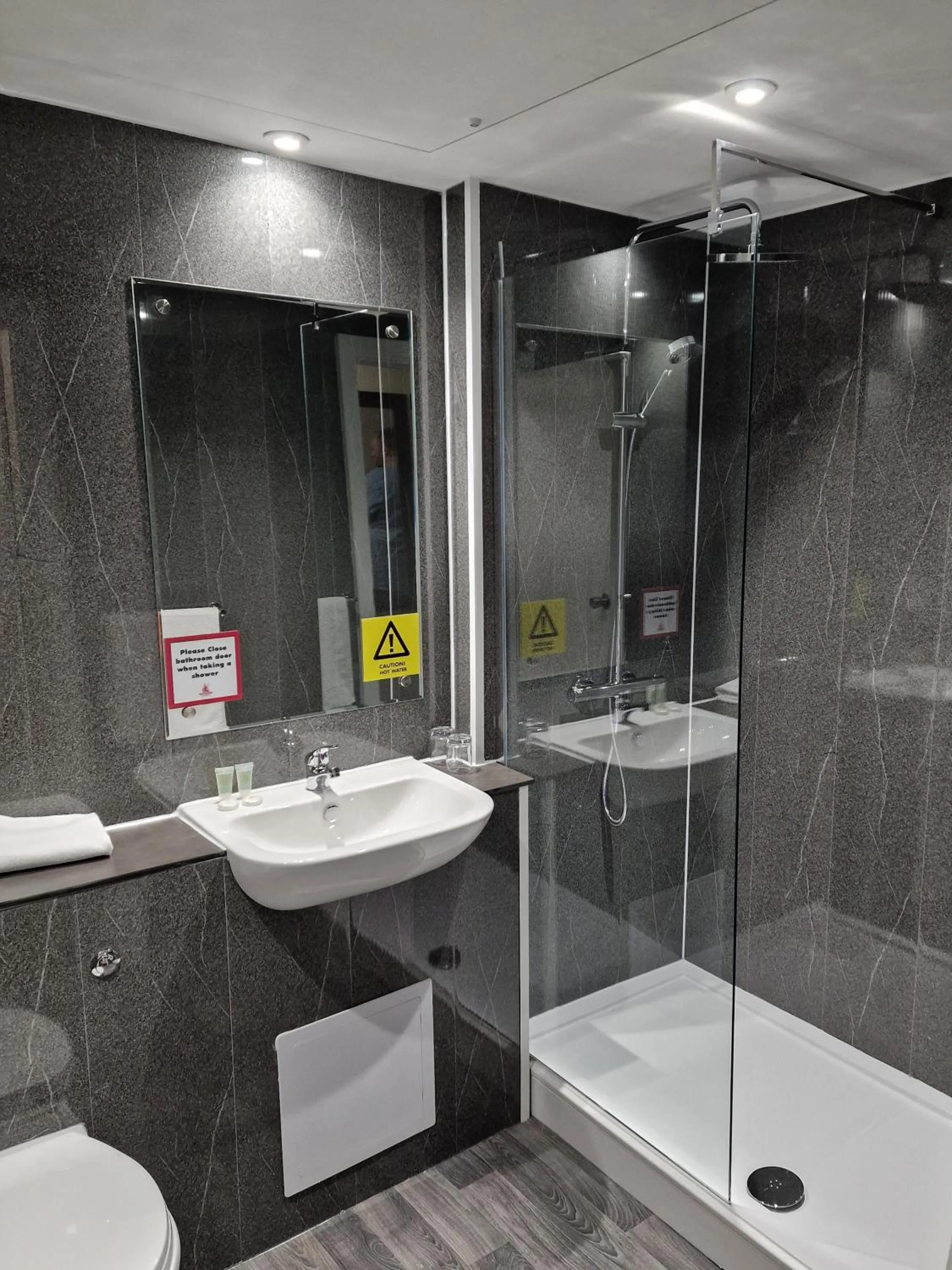 Shower in Britannia Hotel Birmingham New Street Station Birmingham