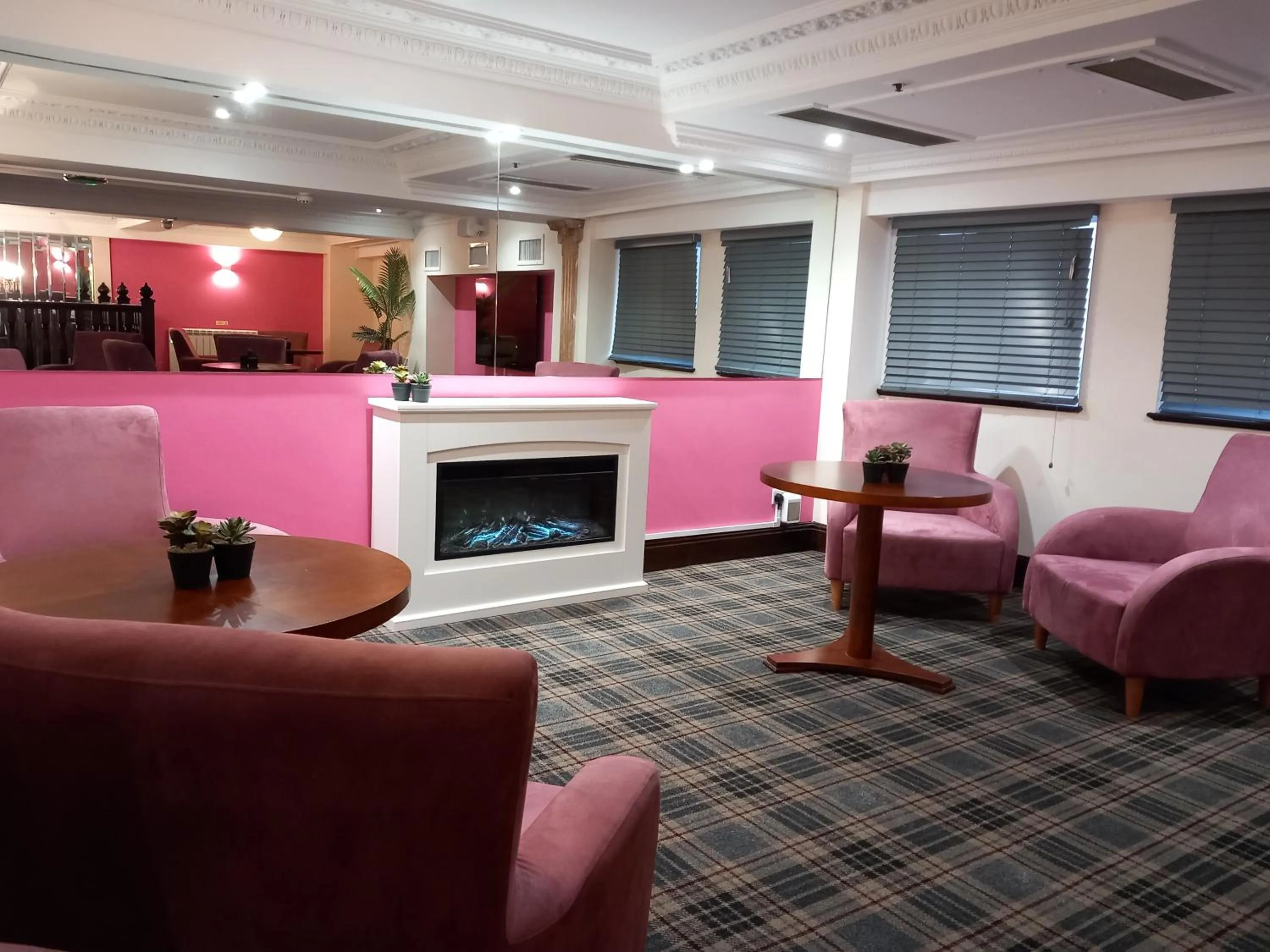 Communal lounge/ TV room in Britannia Hotel Birmingham New Street Station Birmingham