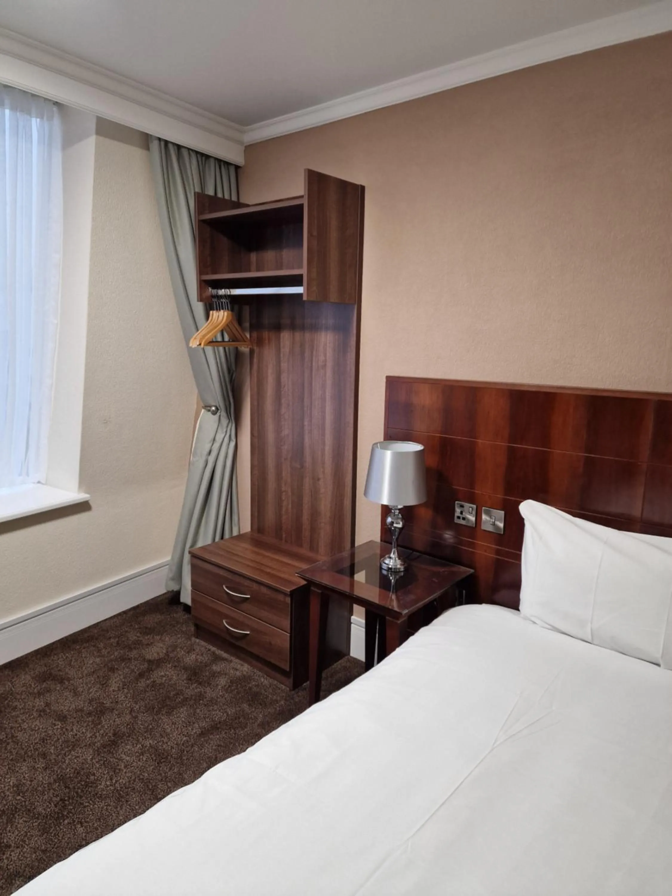 Bed in Britannia Hotel Birmingham New Street Station Birmingham